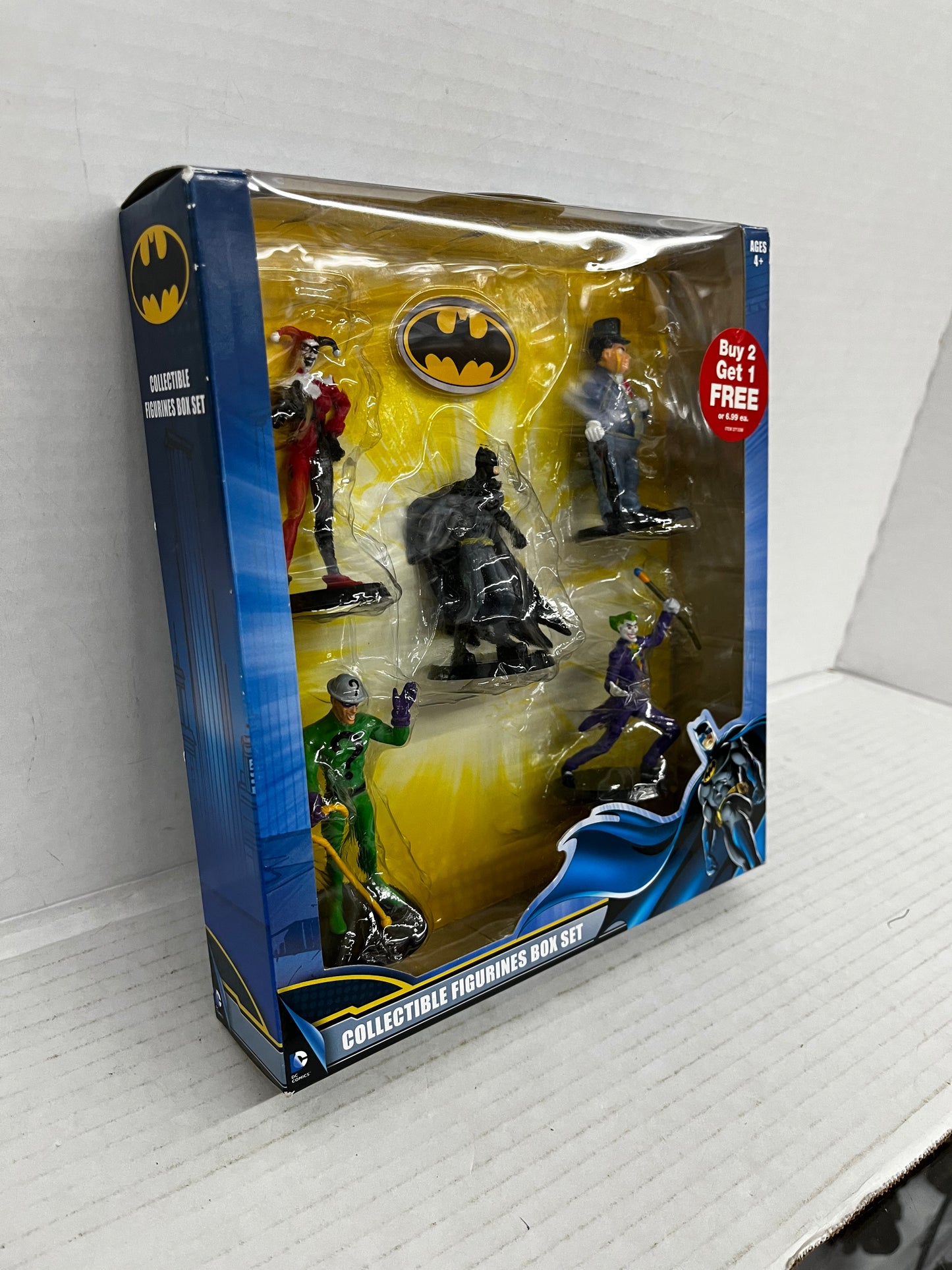 BATMAN COLLECTIBLE FIGURINES Boxed set - HARLEY QUINN - JOKER - BATMAN