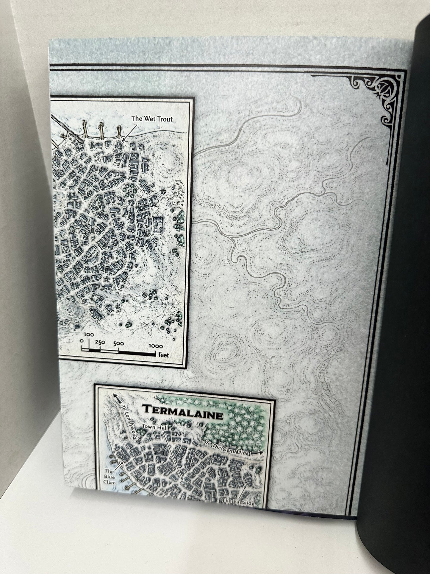 Dungeon & Dragons Icewind Dale (Rime Of The Frostmaiden) Hardcover Book W/Poster