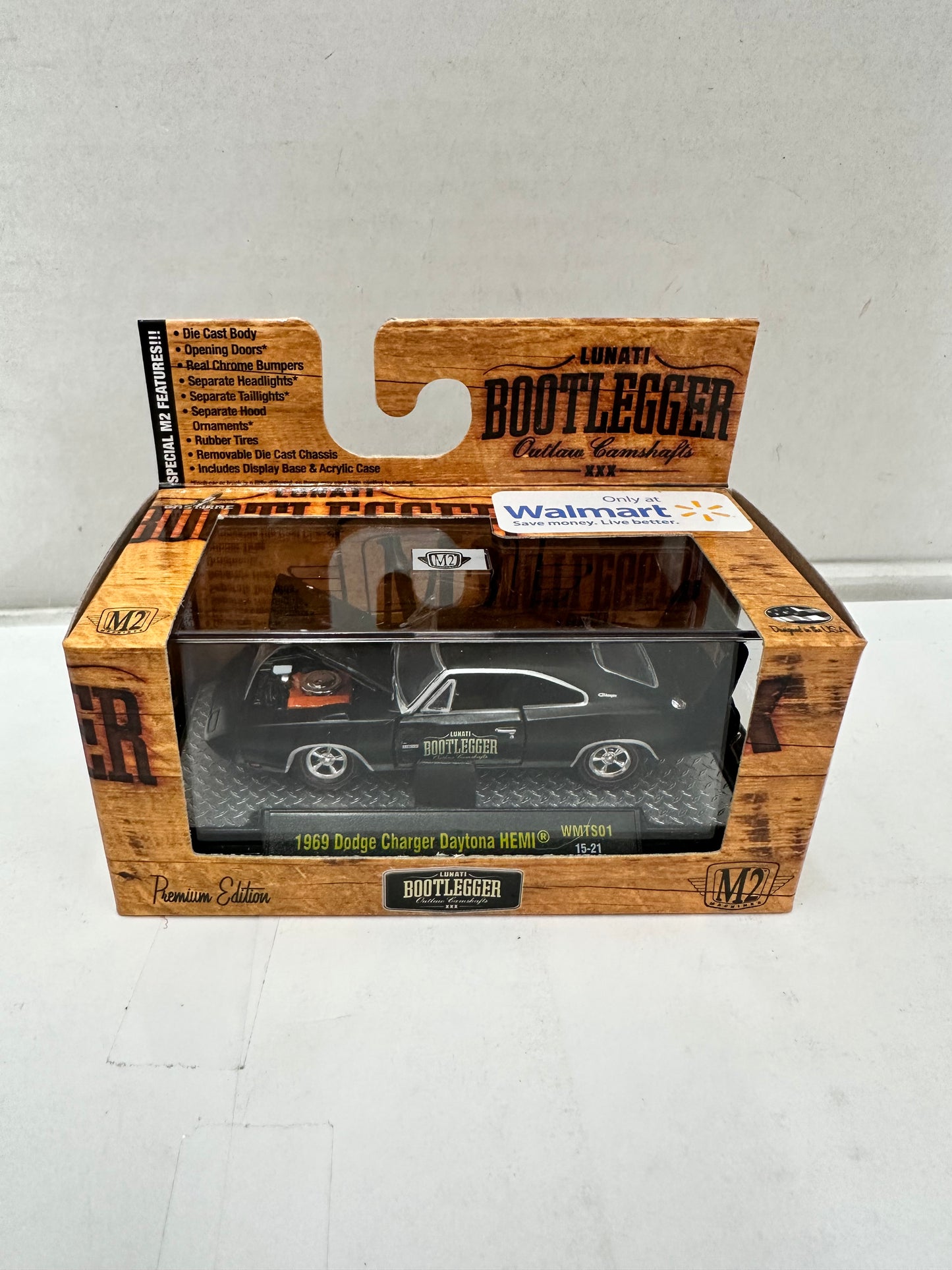 M2 Machines 1969 Dodge Charger Daytona HEMI Bootlegger Car WMTS01 15-21