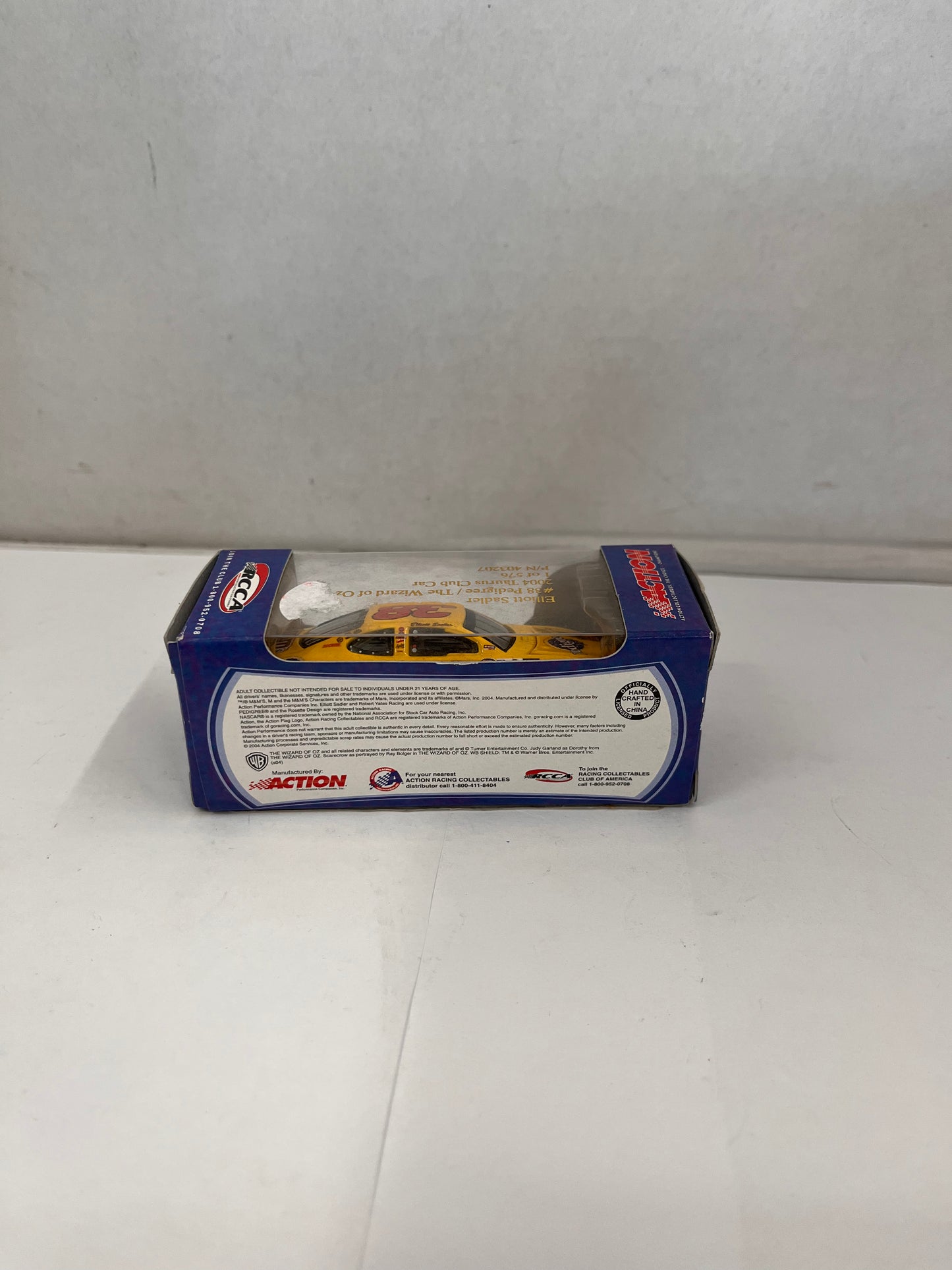 Elliott Sadler #38 Pedigree / The Wizard of OZ 2004 1:64 Nascar Diecast