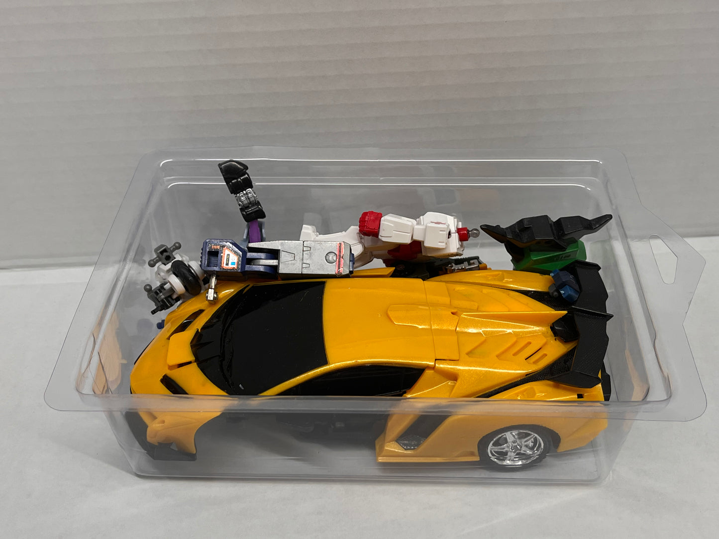 FODDER 1 Pound Lots For Parts: Broken/Damaged Transformers & GoBots - RANDOM