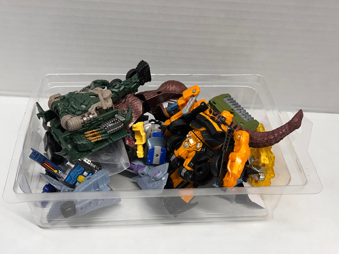 FODDER 1 Pound Lots For Parts: Broken/Damaged Transformers & GoBots - RANDOM