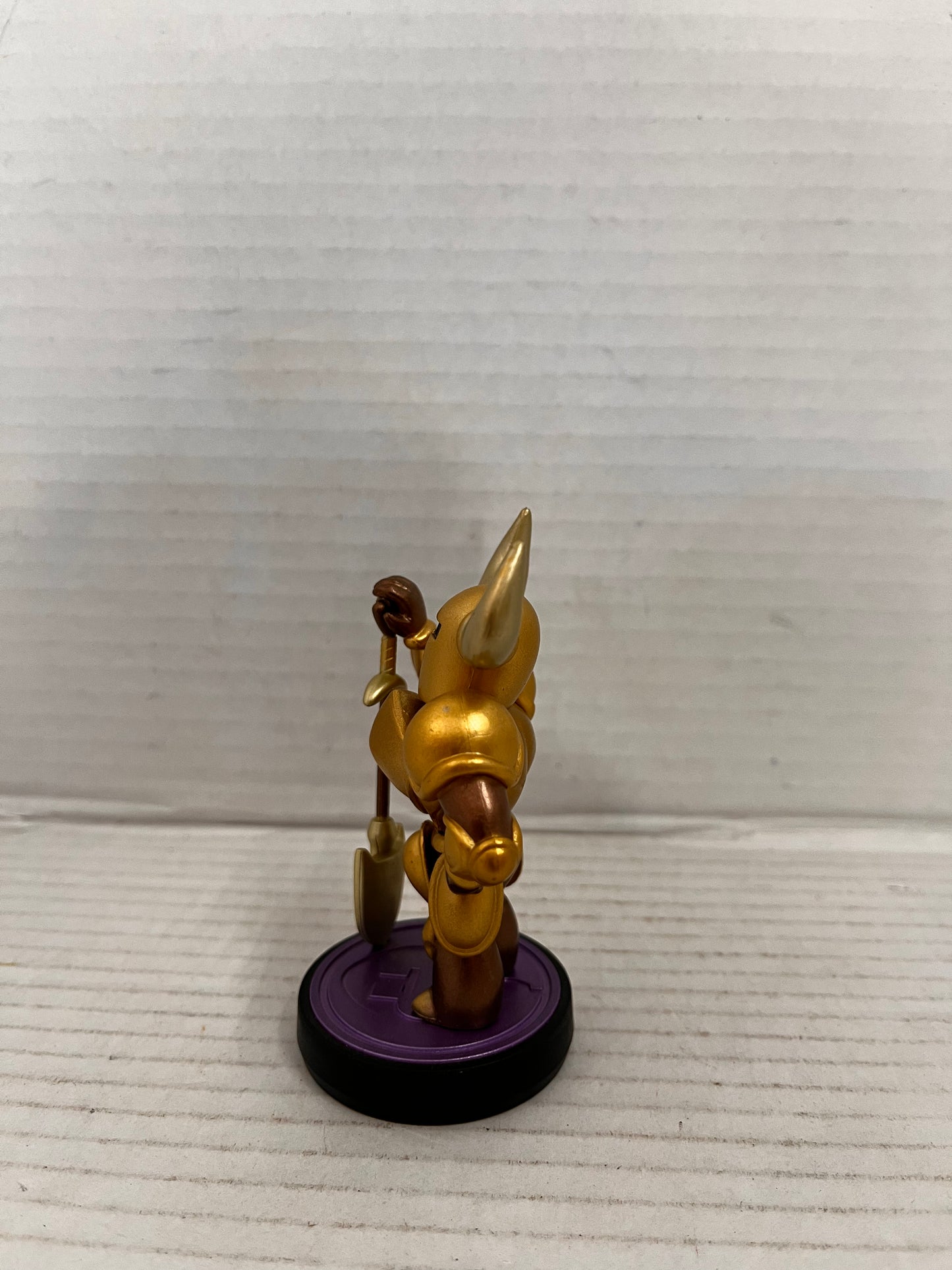 Shovel Knight Special Edition Gold Armor Collectible Amiibo Figurine