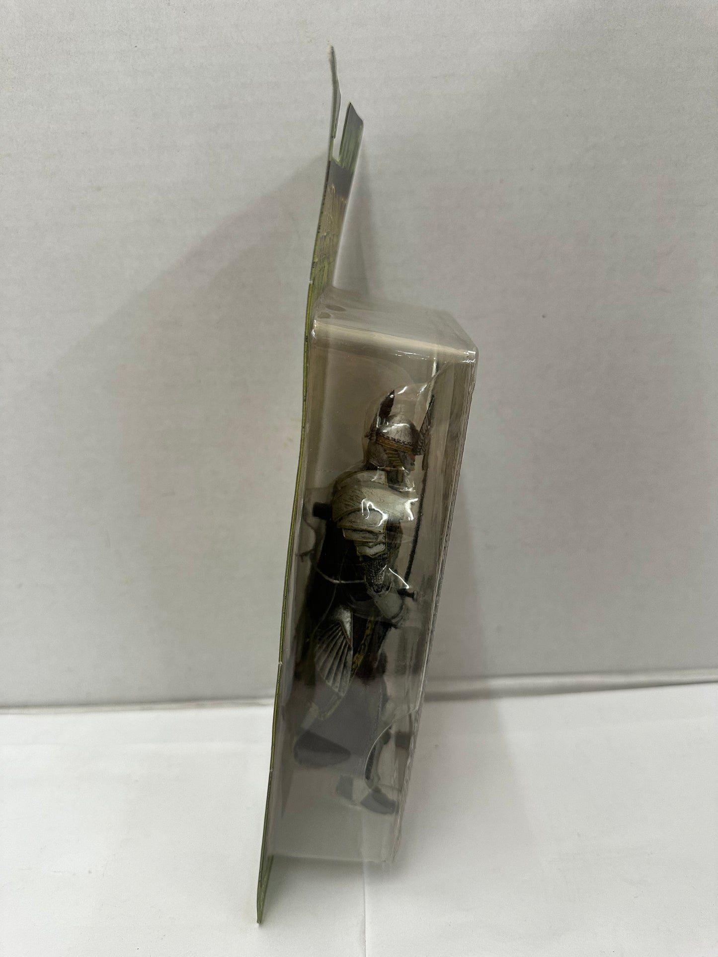 Lord of the Rings 2004 KING ELENDIL Fellowship Of The Ring Action Figure