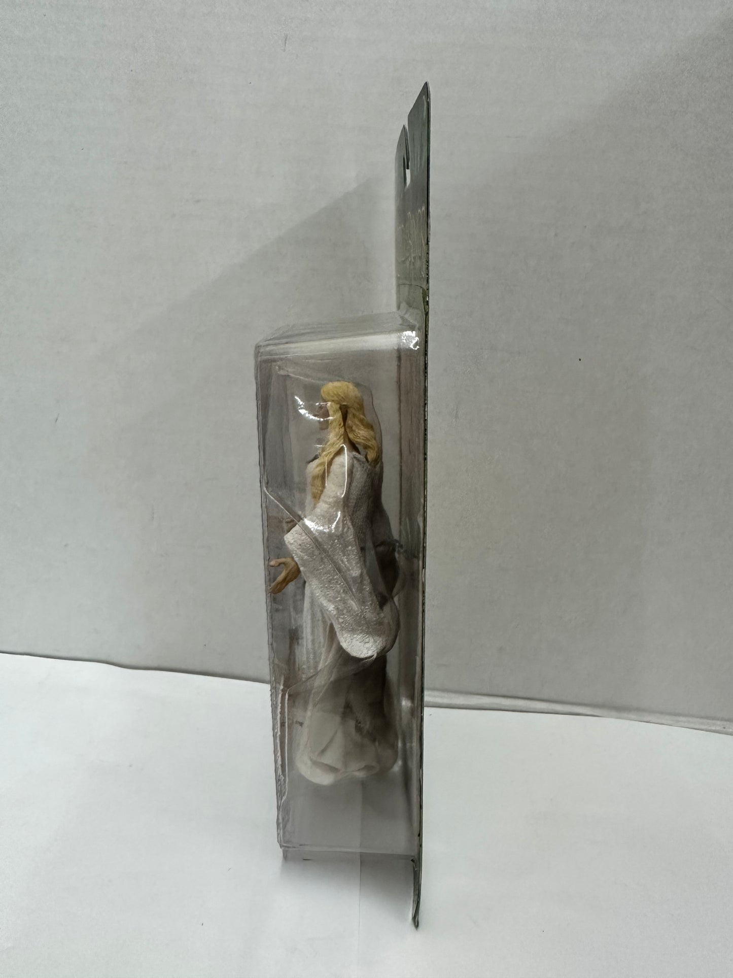 2003 ToyBiz LotR Galadriel, Lady of Light Action Figure NEW SEALED
