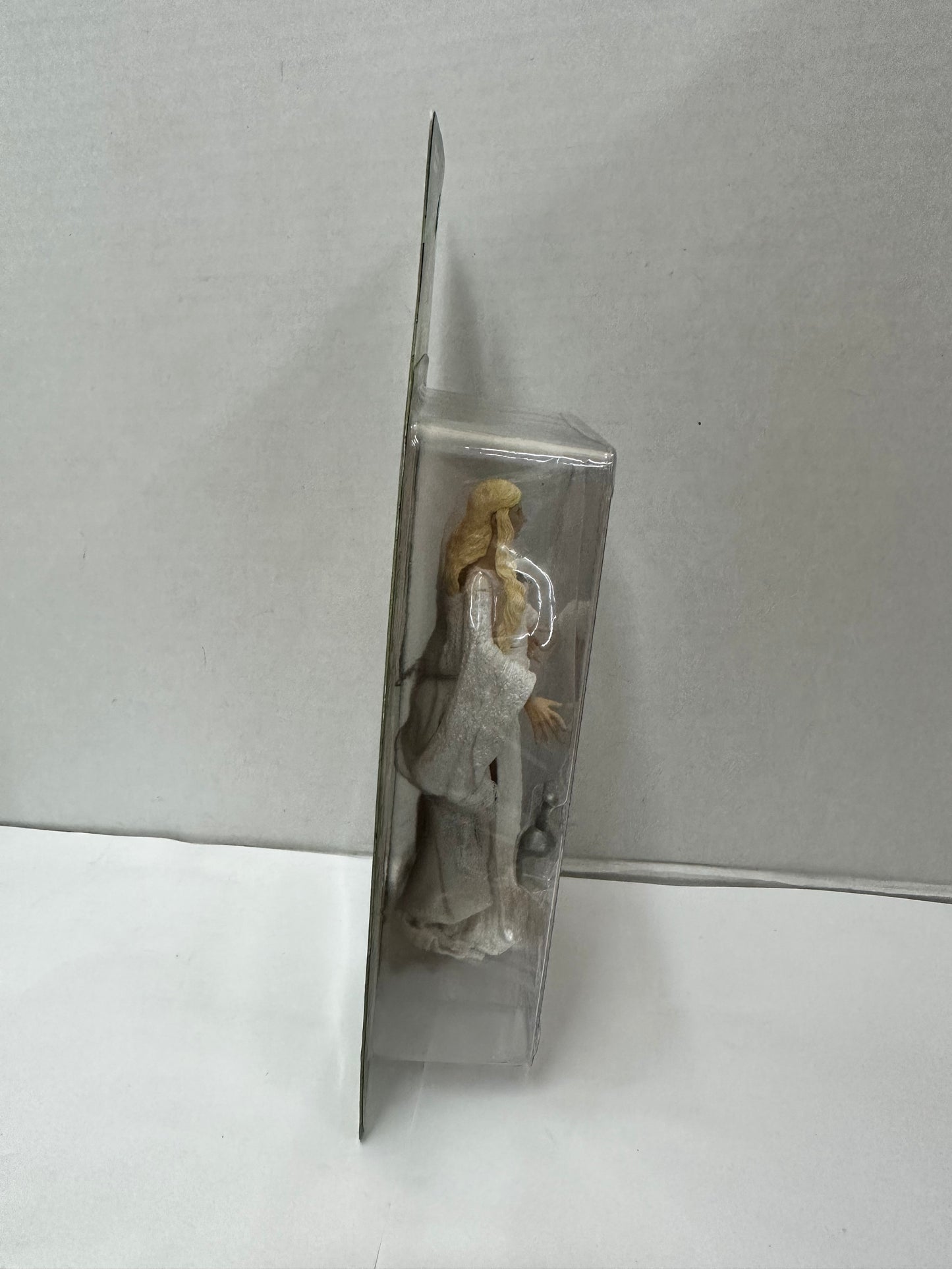 2003 ToyBiz LotR Galadriel, Lady of Light Action Figure NEW SEALED