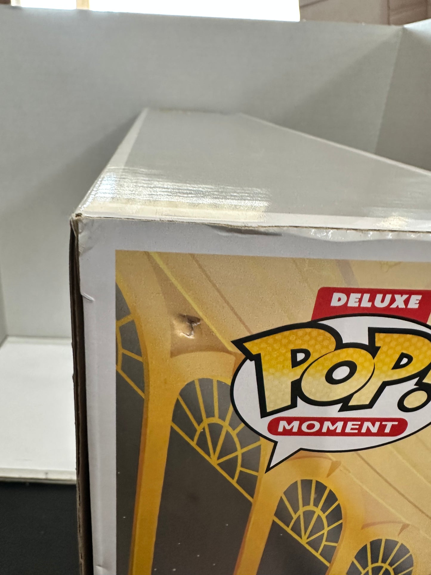 Funko Pop! Deluxe Moment Beauty And The Beast 07 Tale As Old As Time Box Damage