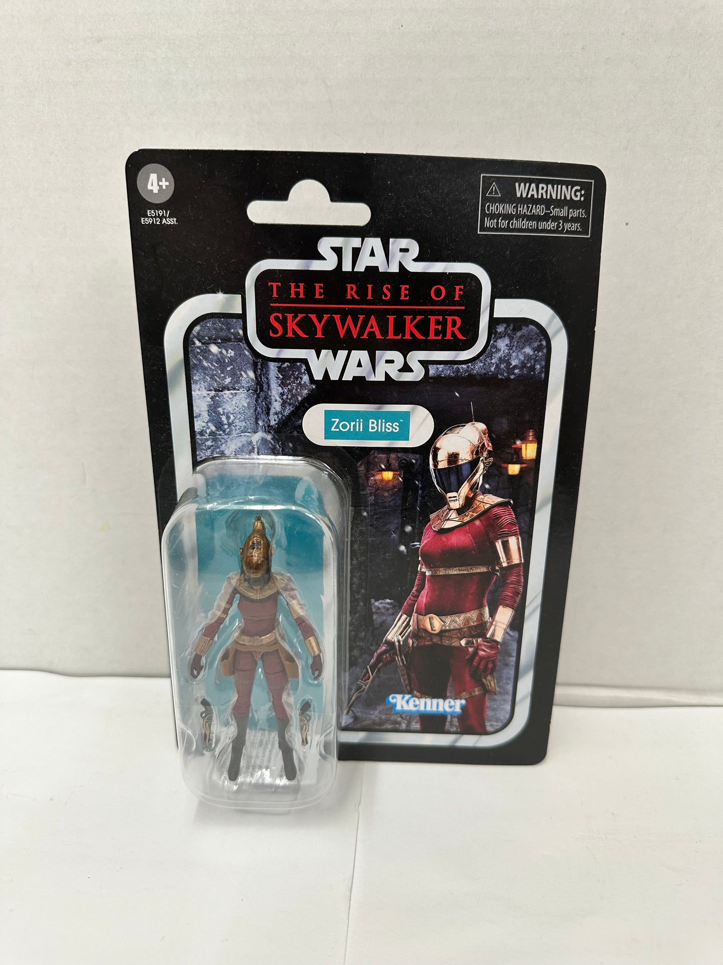 Hasbro Star Wars: The Vintage Collection - Zorii Bliss Action Figure