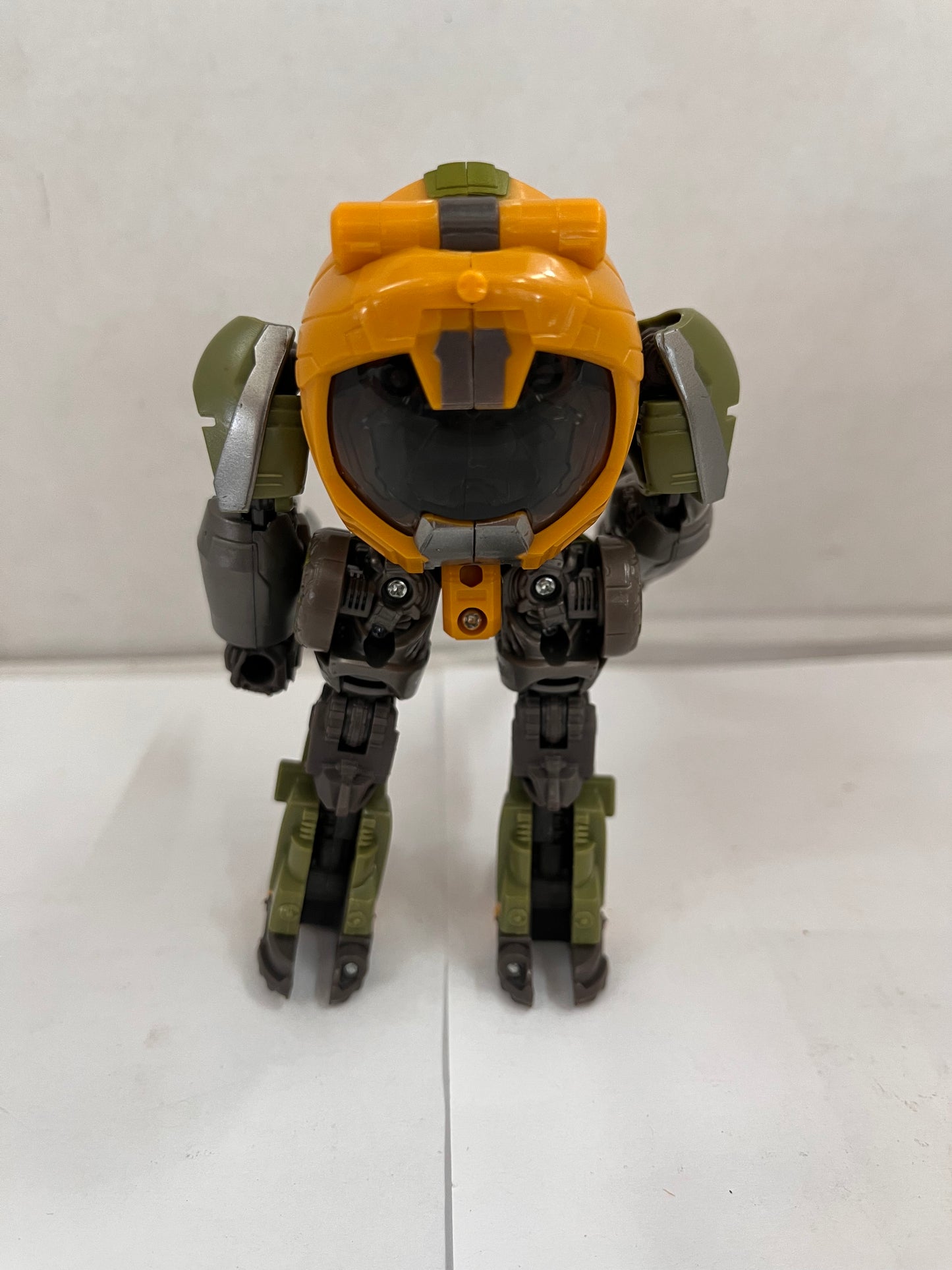 Transformers Brawn Complete SS-80 Studio Series Deluxe Class
