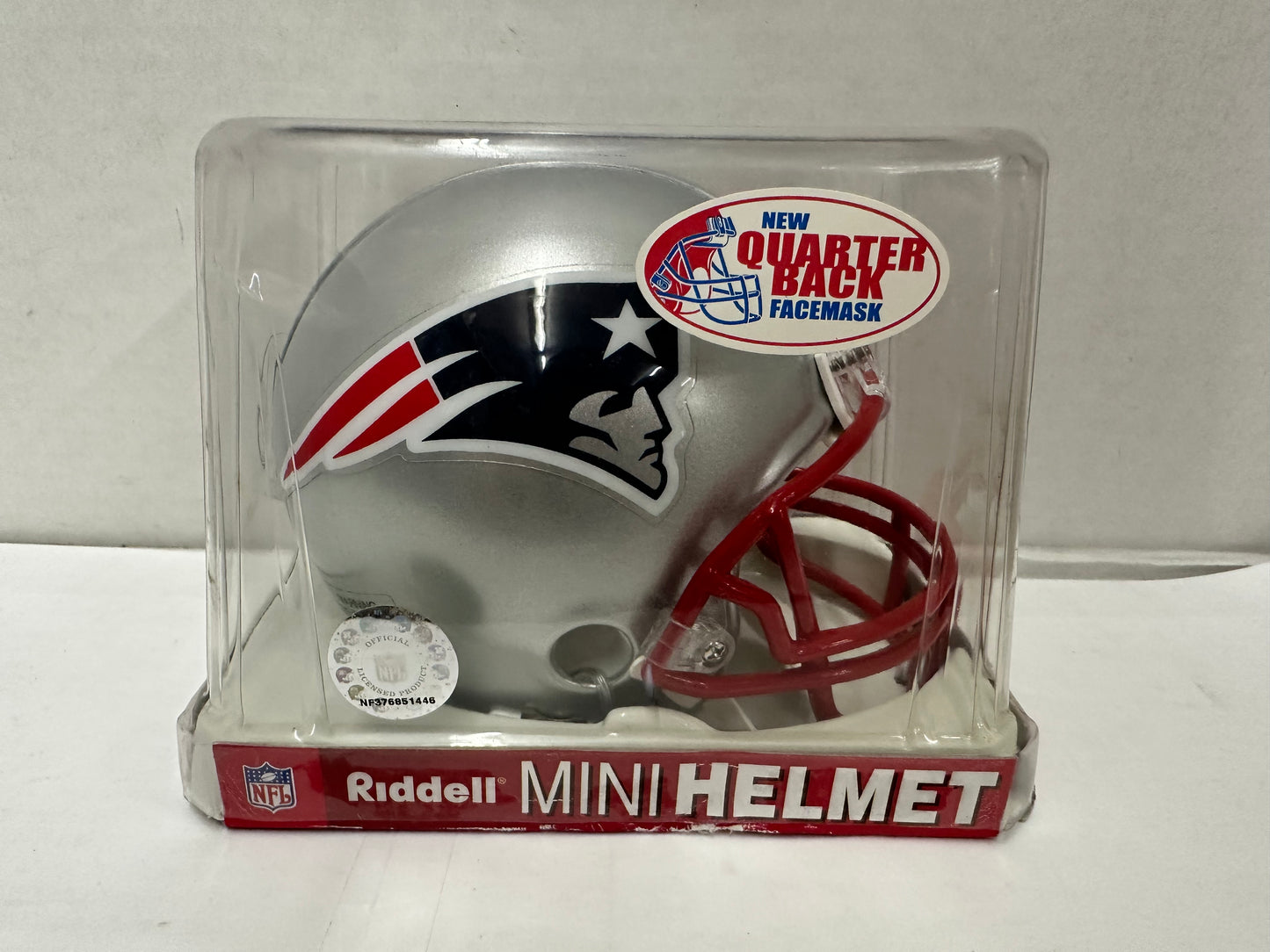 NFL RIDDELL NEW ENGLAND PATRIOTS FOOTBALL MINI HELMET