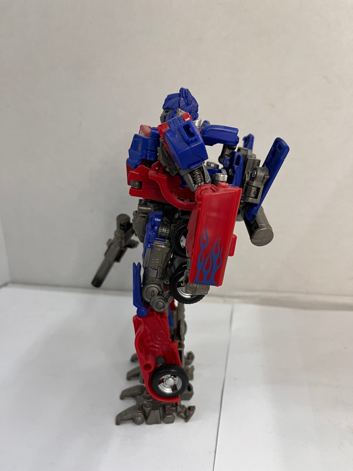 2007 Hasbro Transformers Studio Series Optimus Prime Figure SS-32 Complete