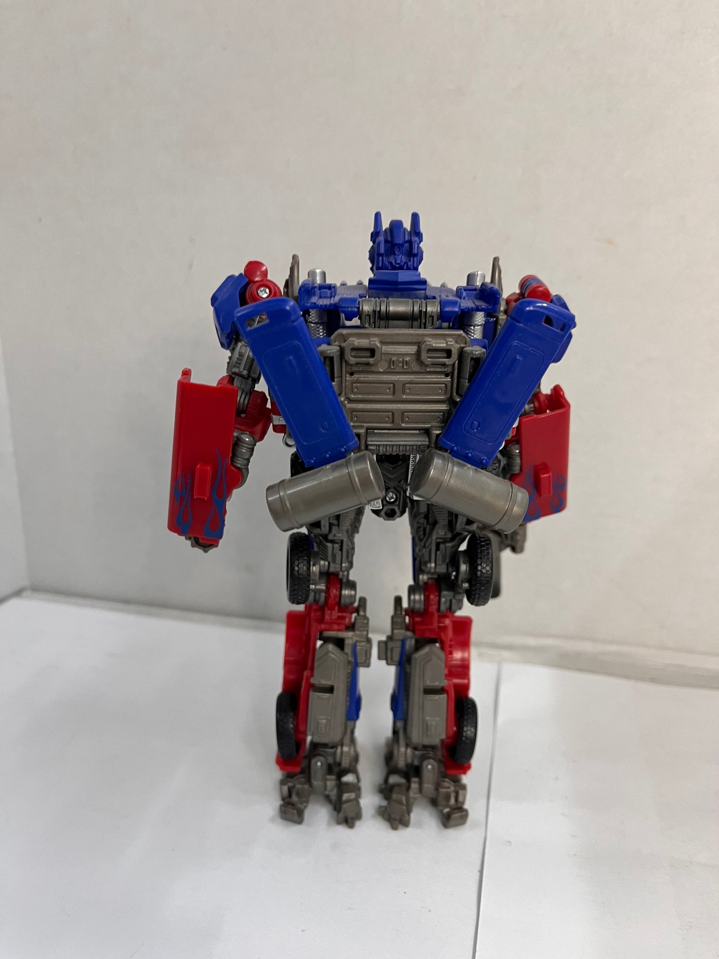 2007 Hasbro Transformers Studio Series Optimus Prime Figure SS-32 Complete