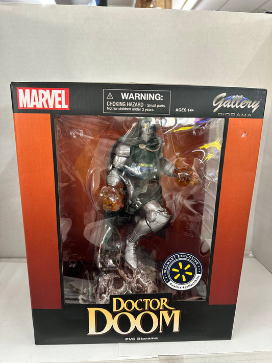 Doctor Doom - PVC Diorama Diamond Select Gallery Walmart Exclusive