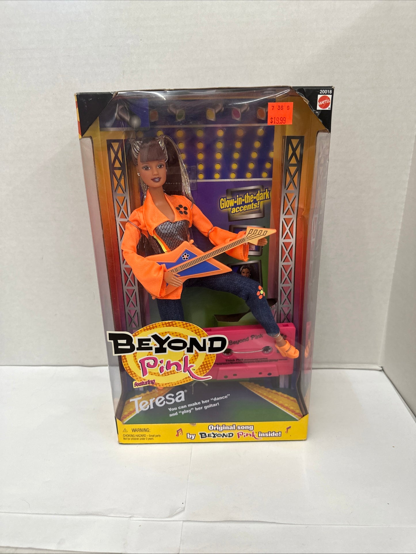 1998 Mattel BEYOND PINK TERESA DOLL Rock Band Guitar 20018 NEW