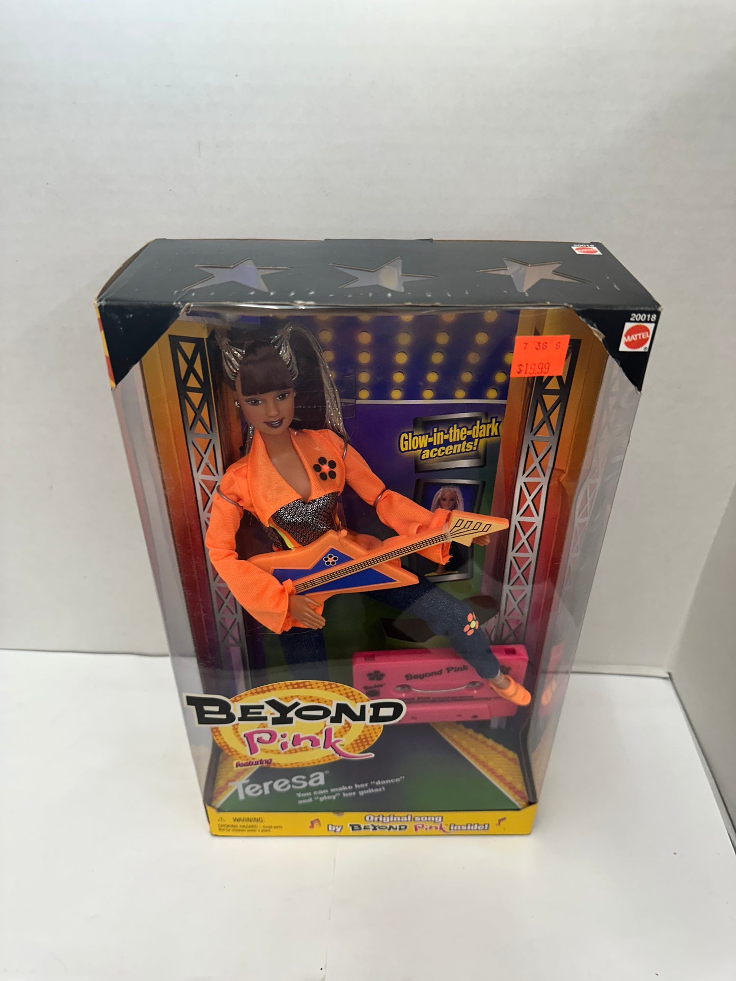 1998 Mattel BEYOND PINK TERESA DOLL Rock Band Guitar 20018 NEW