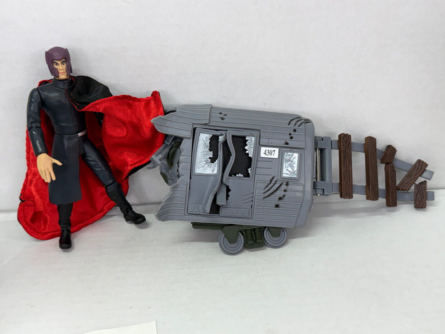ToyBiz Marvel X-Men The Movie Magneto 2000 6" Vintage Action Figure Complete