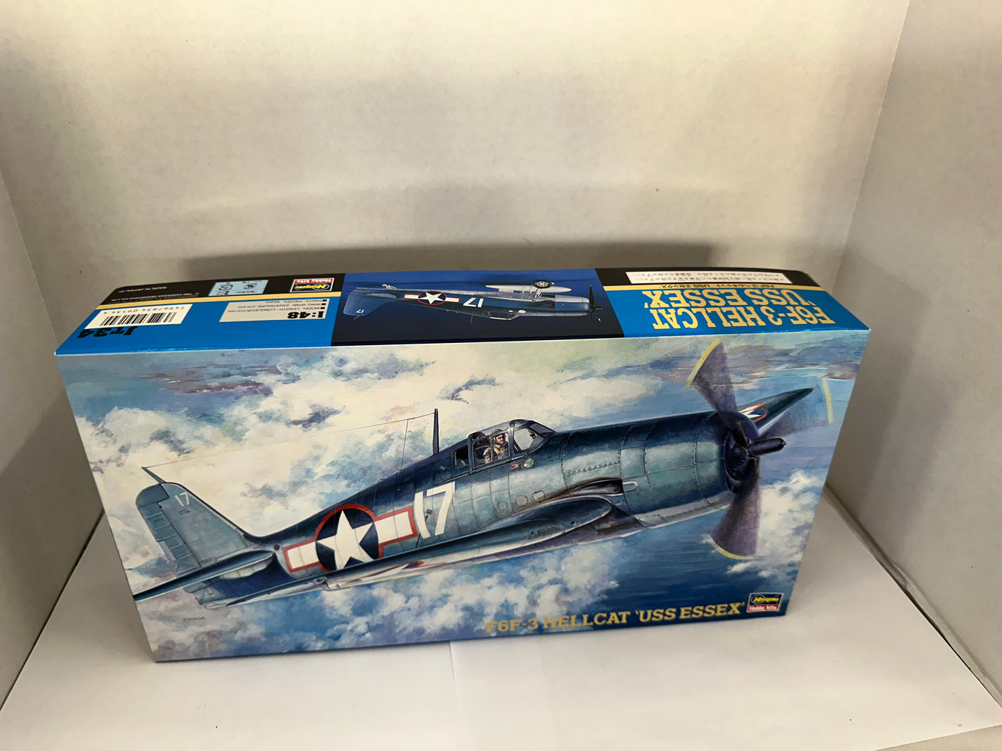 Hasegawa 1:48 F6F-3 Hellcat "USS ESSEX" Model Kit JT34 09134
