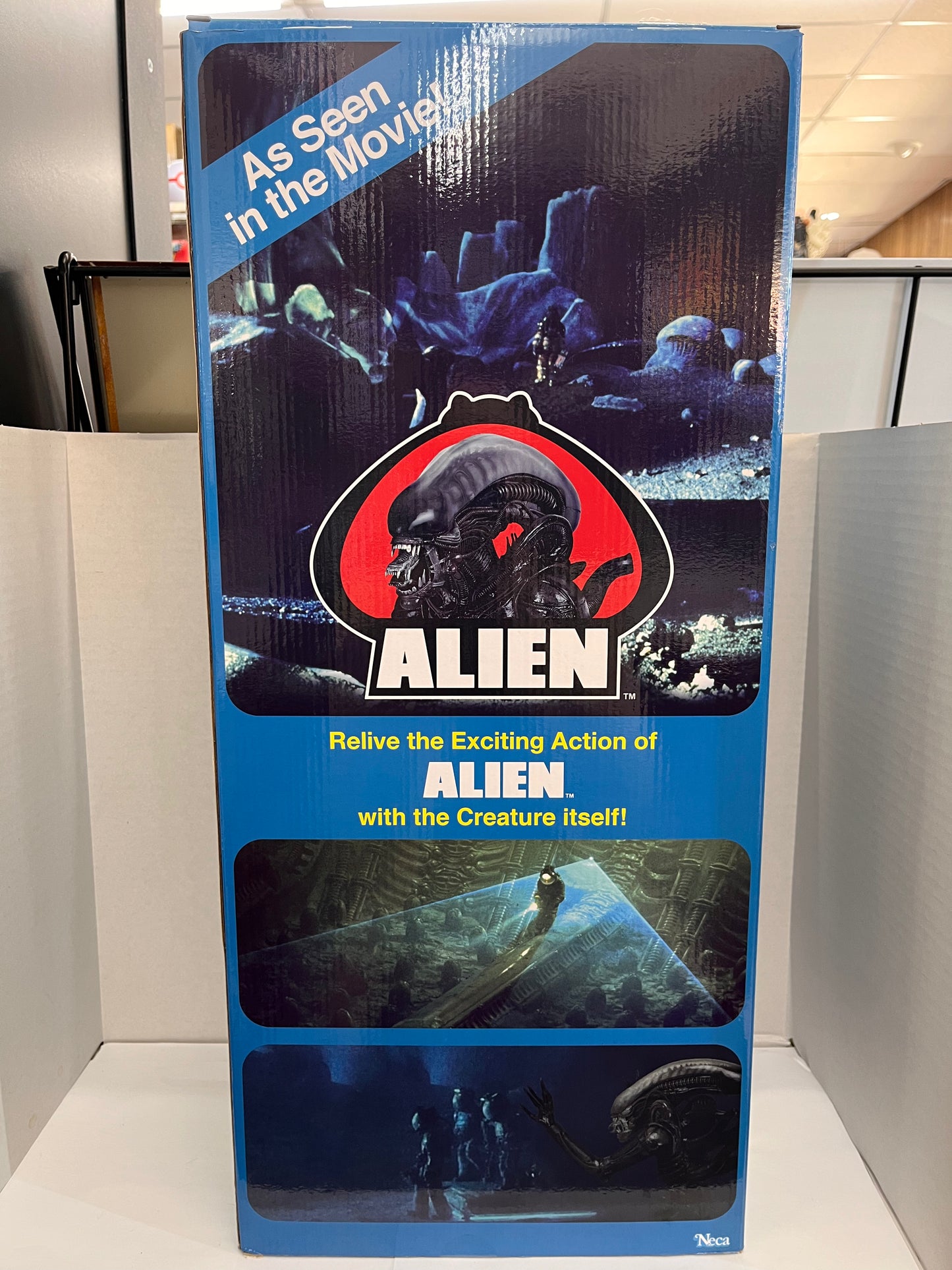 NECA Alien Big Chap (40th Anniversary) 1/4 Scale Action Figure Display Stand