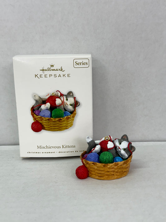 HALLMARK MISCHIEVOUS KITTENS 12TH IN SERIES ORNAMENT 2010 KITTEN YARN BASKET NEW