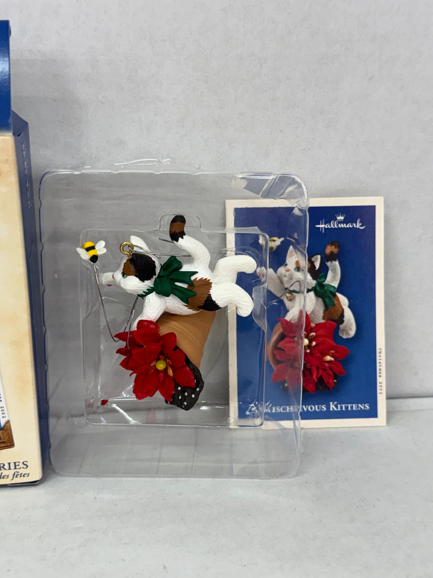 2002 Hallmark Mischievous Kittens Keepsake Ornament 4th in Series Calico Cat #4