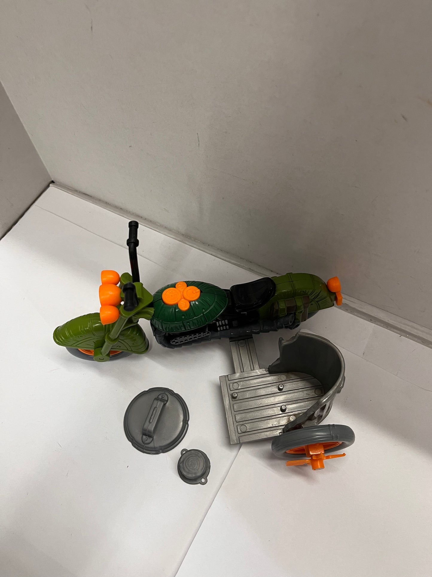 Vintage 1989 Teenage Mutant Ninja Turtle Sewer Motorcycle w/ Sidecar And Lids