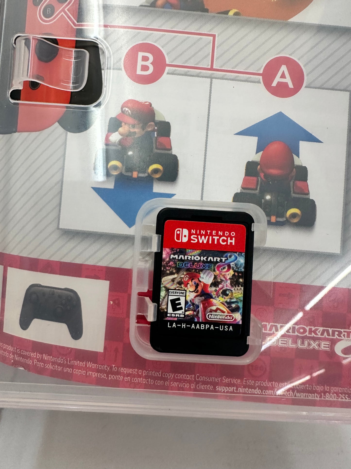 Mario Kart 8 Deluxe Nintendo Switch Game w/Case - Tested & Works