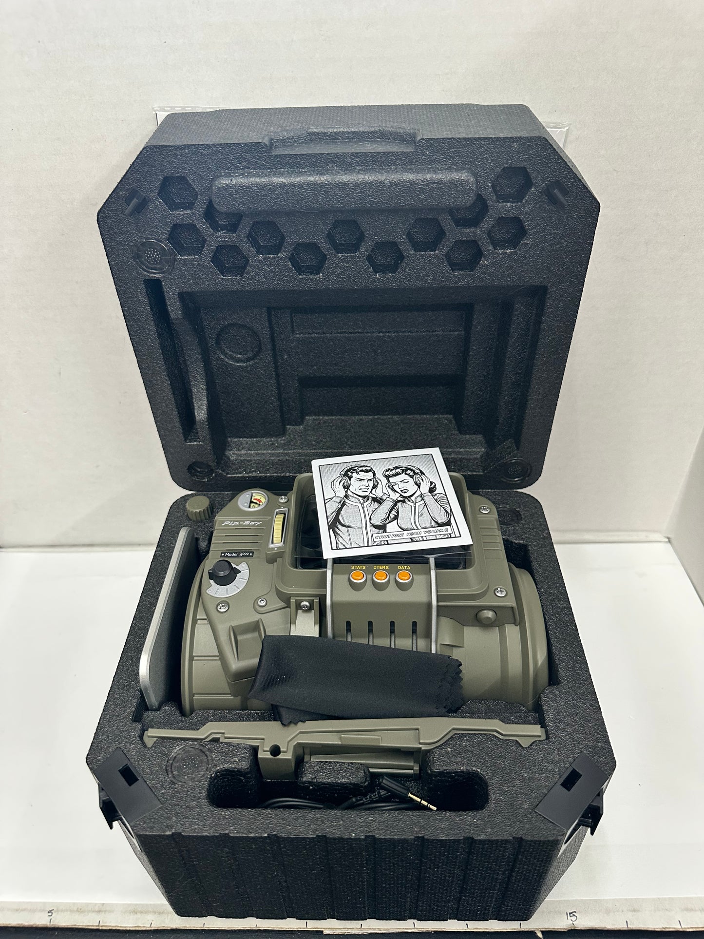 Fallout 3 Pip Boy 3000 Wearable Fully Functional 1:1 Replica of the Pip-Boy
