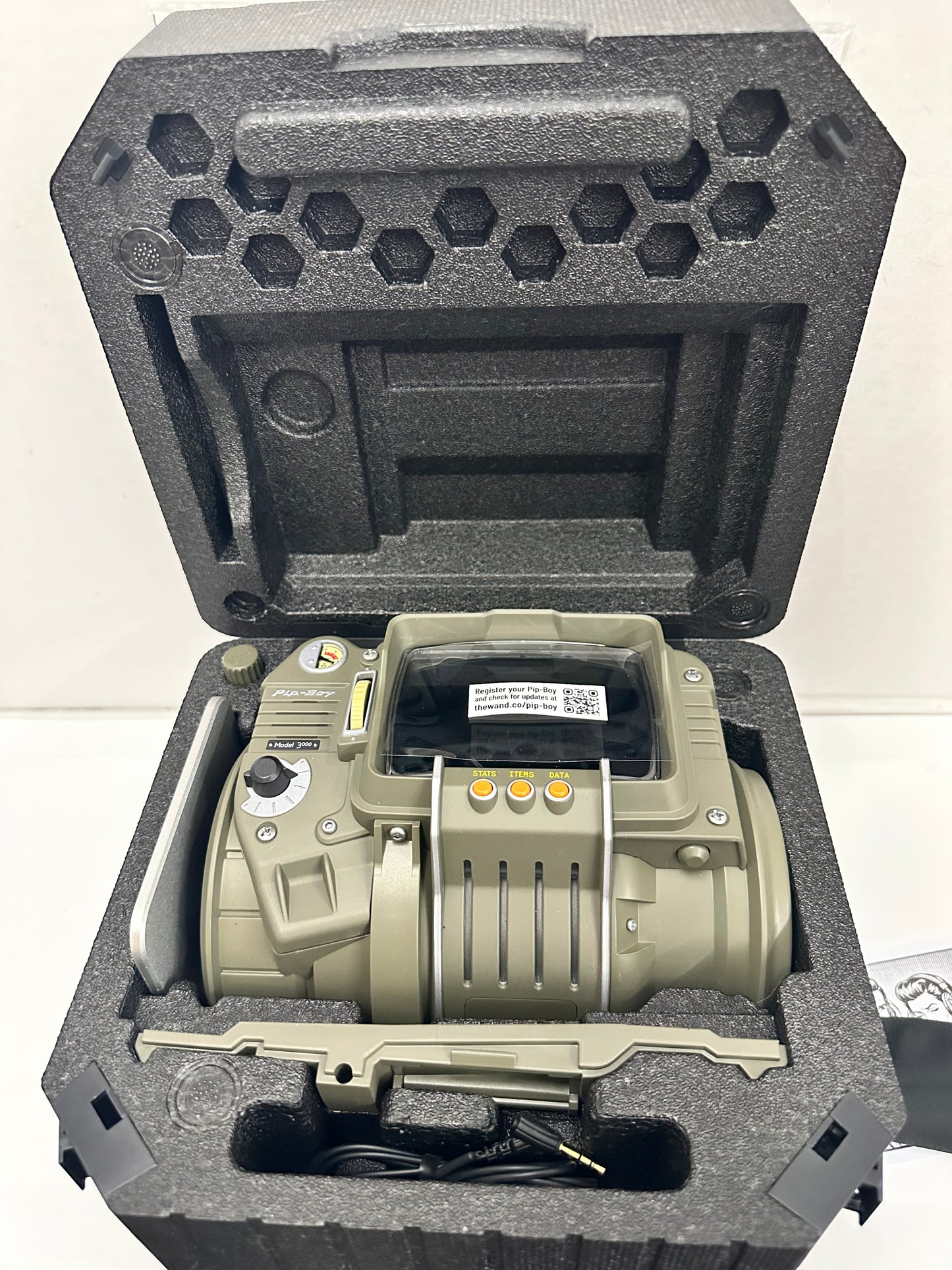 Fallout 3 Pip Boy 3000 Wearable Fully Functional 1:1 Replica of the Pip-Boy
