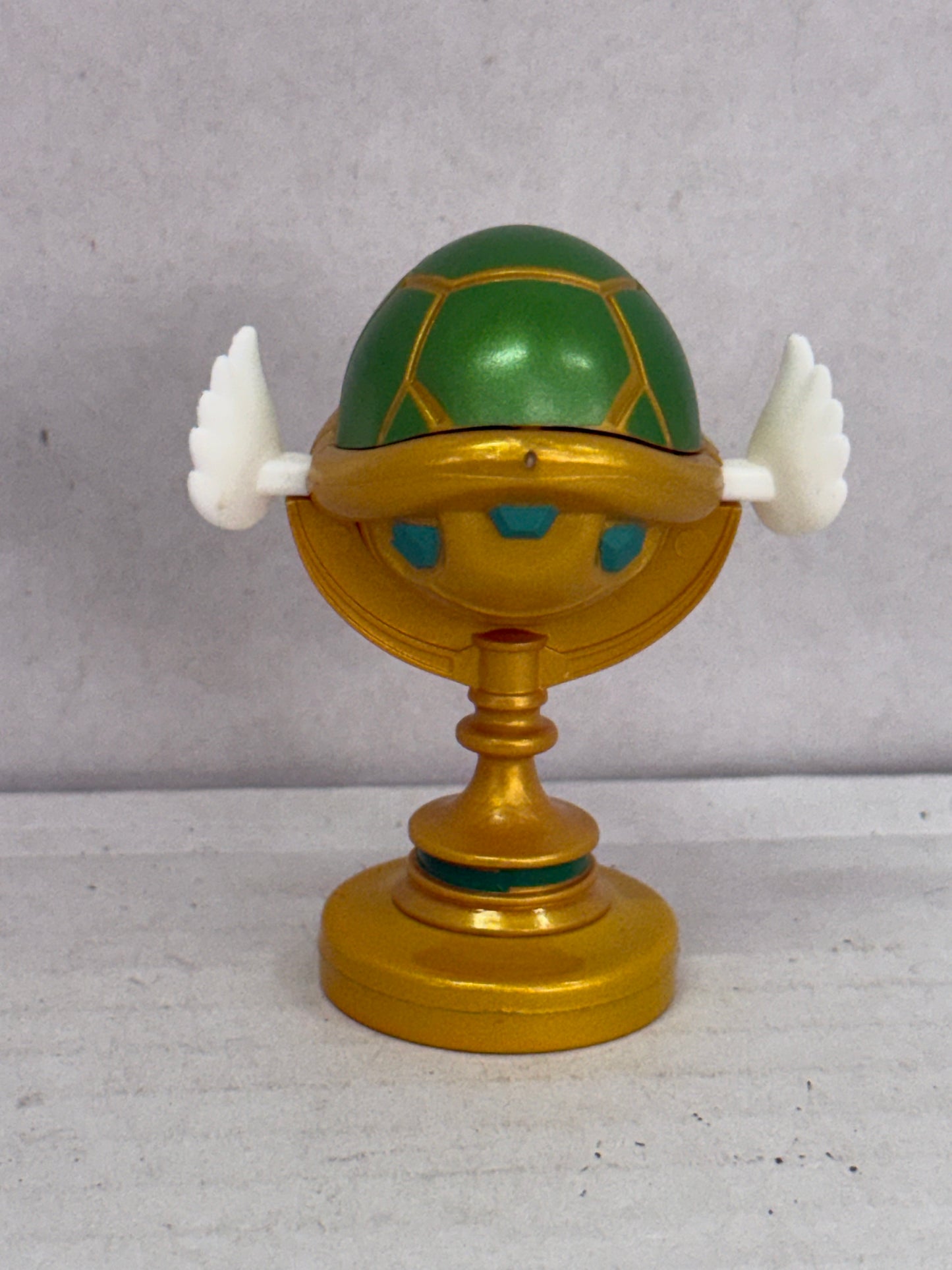 HOT WHEELS 2019 MARIO KART SERIES 1 SHELL CUP TROPHY RARE HARD TO FIND