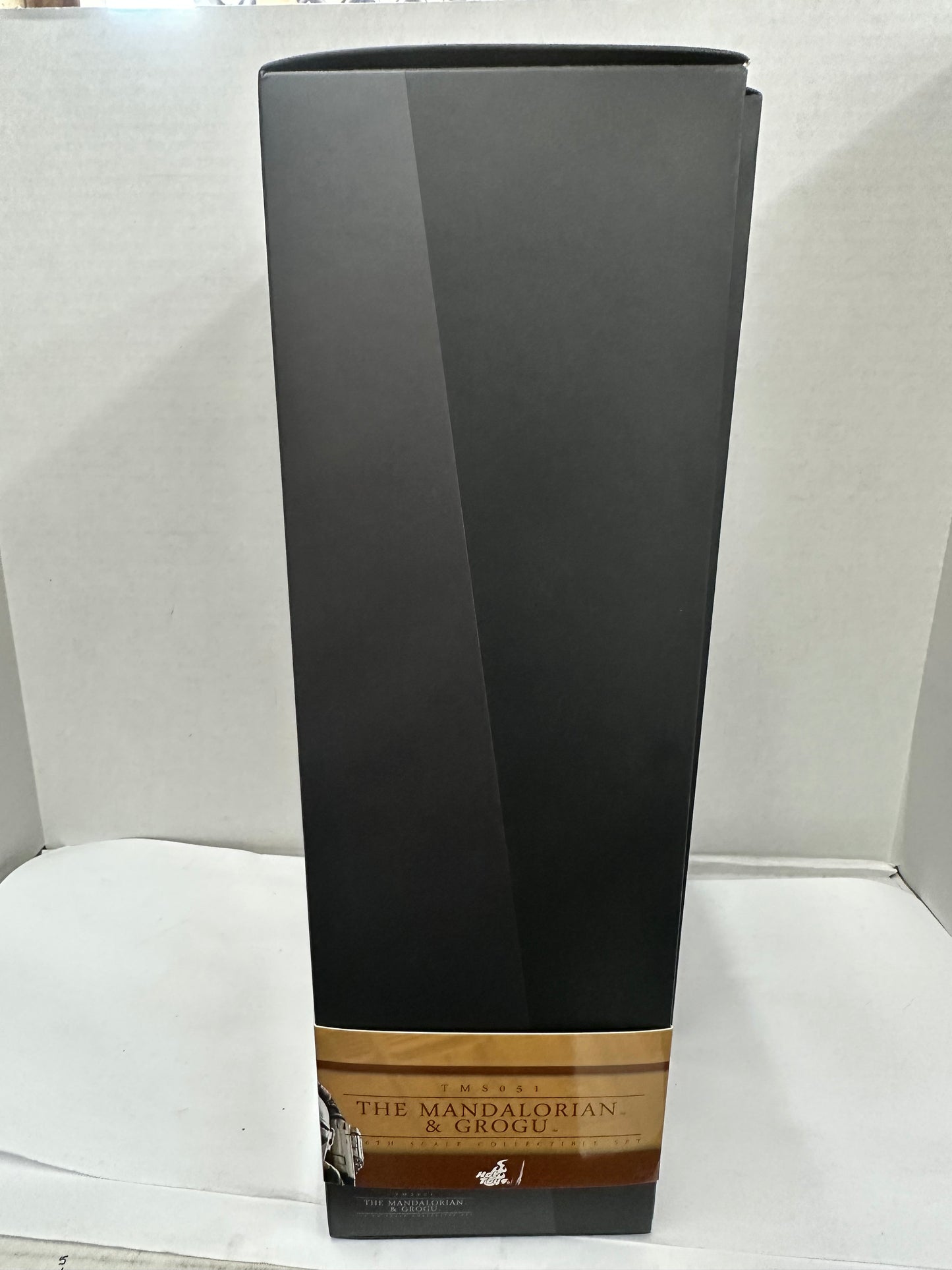 Hot Toys The Mandalorian & Grogu Chrome - TMS051