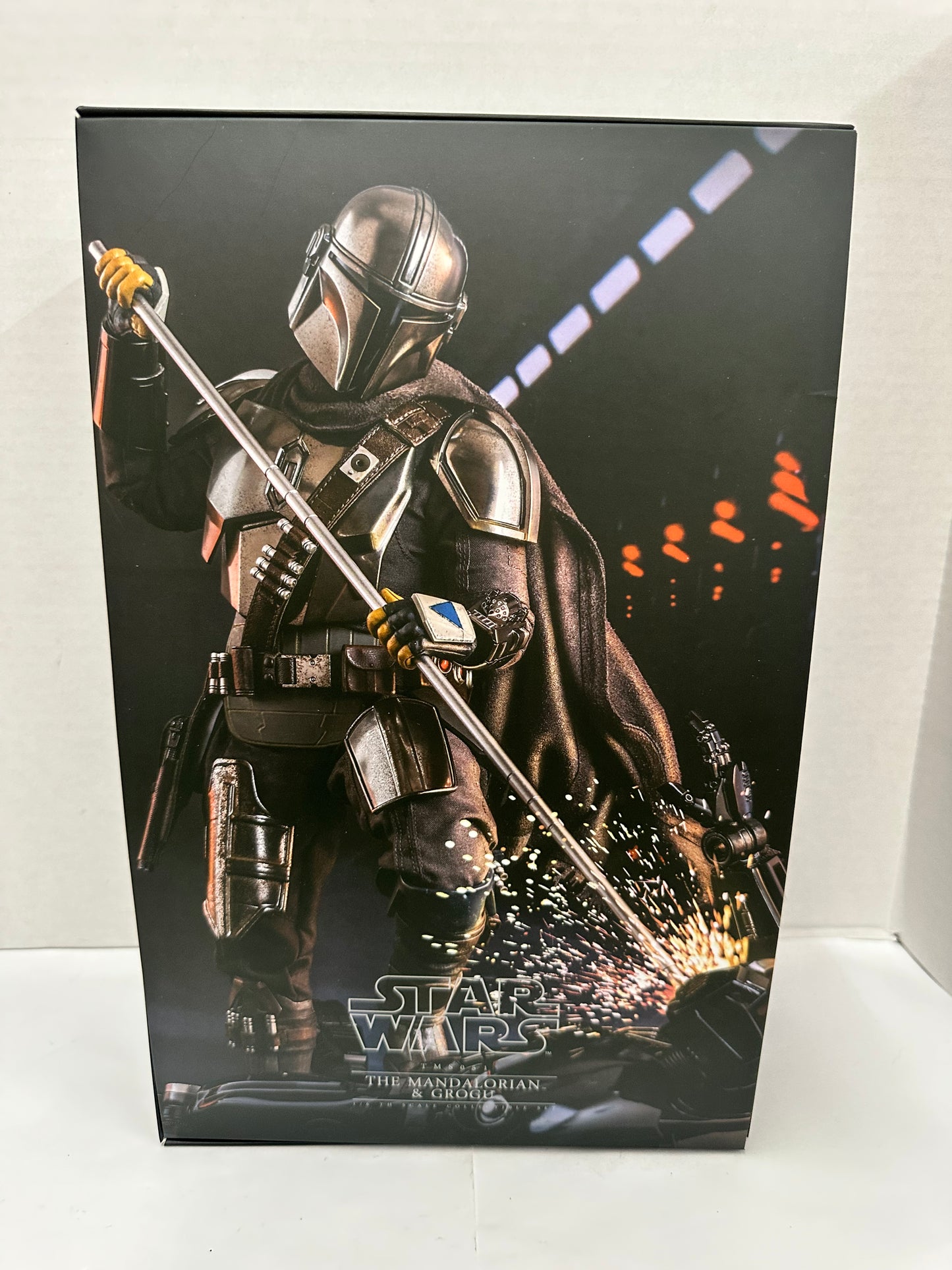 Hot Toys The Mandalorian & Grogu Chrome - TMS051