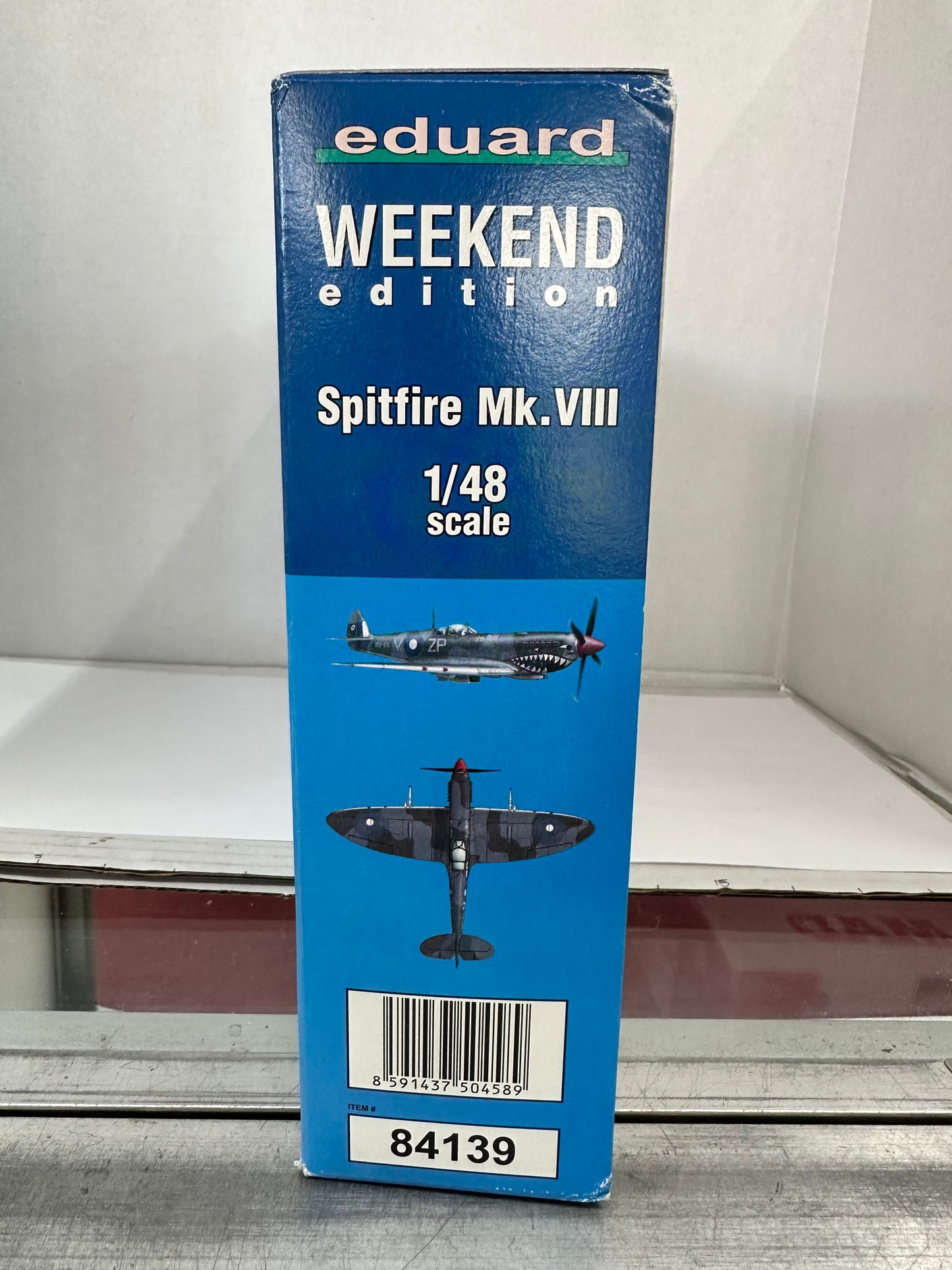 Eduard 84186 Spitfire Mk Vlll Mid-War 'Weekend Edition' 1/48 Scale Model Kit
