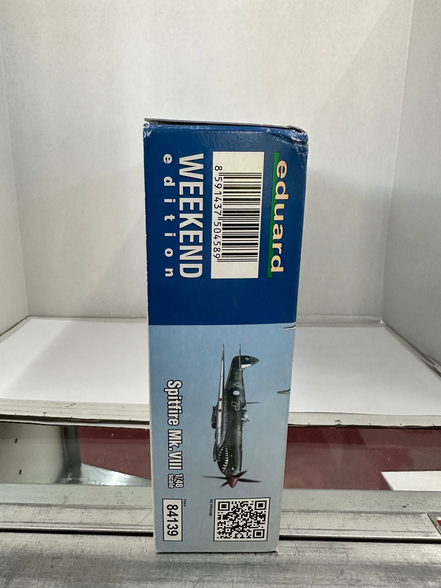 Eduard 84186 Spitfire Mk Vlll Mid-War 'Weekend Edition' 1/48 Scale Model Kit