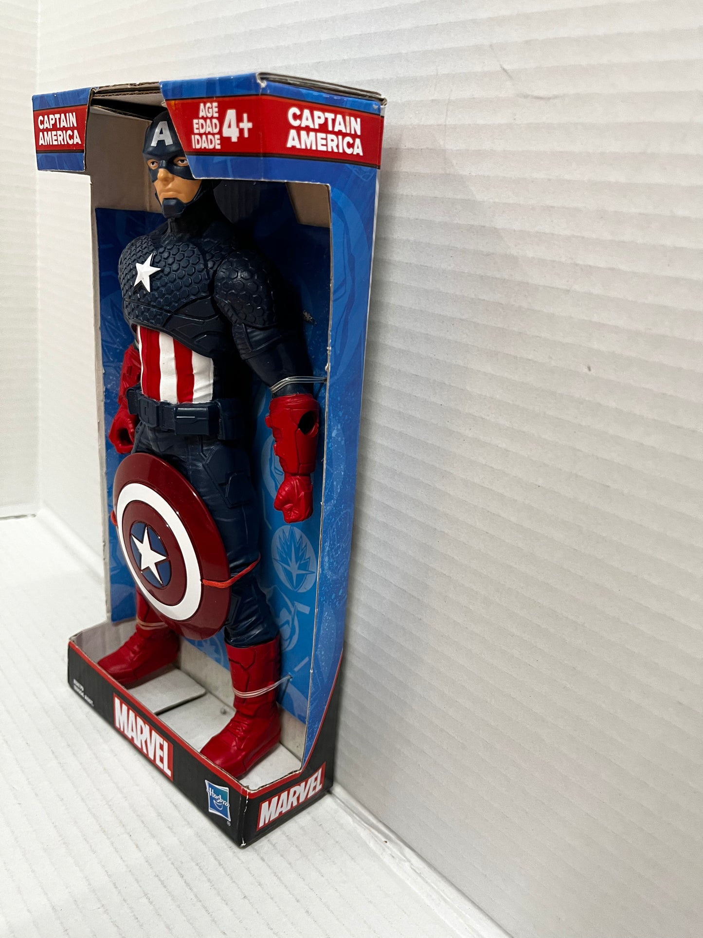 Marvel Hasbro CAPTAIN AMERICA 9 Inch Action Figure - New In Original Packaging