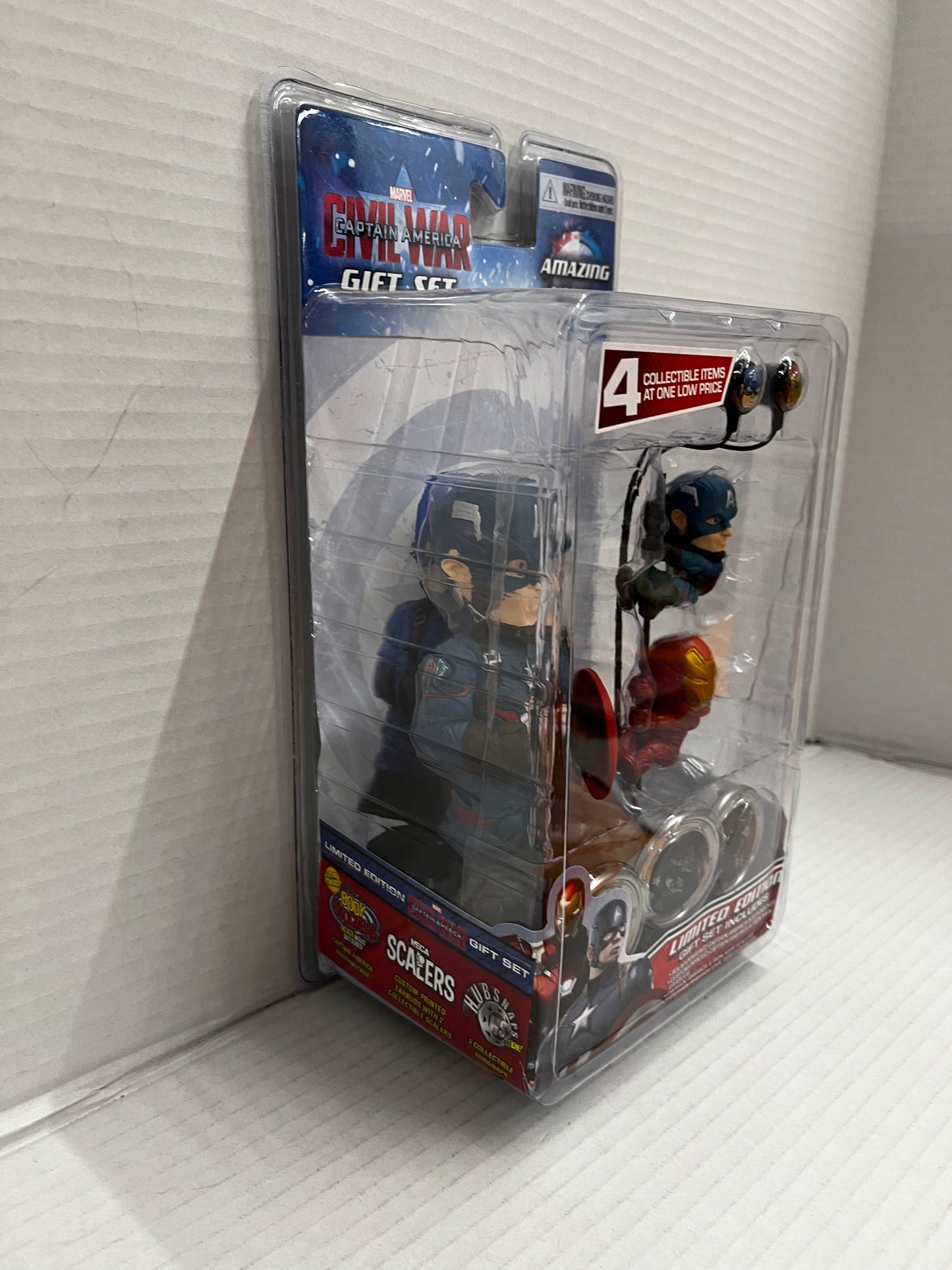 NECA Marvel Captain America Civil War Gift Set - Limited Edition - Scalers