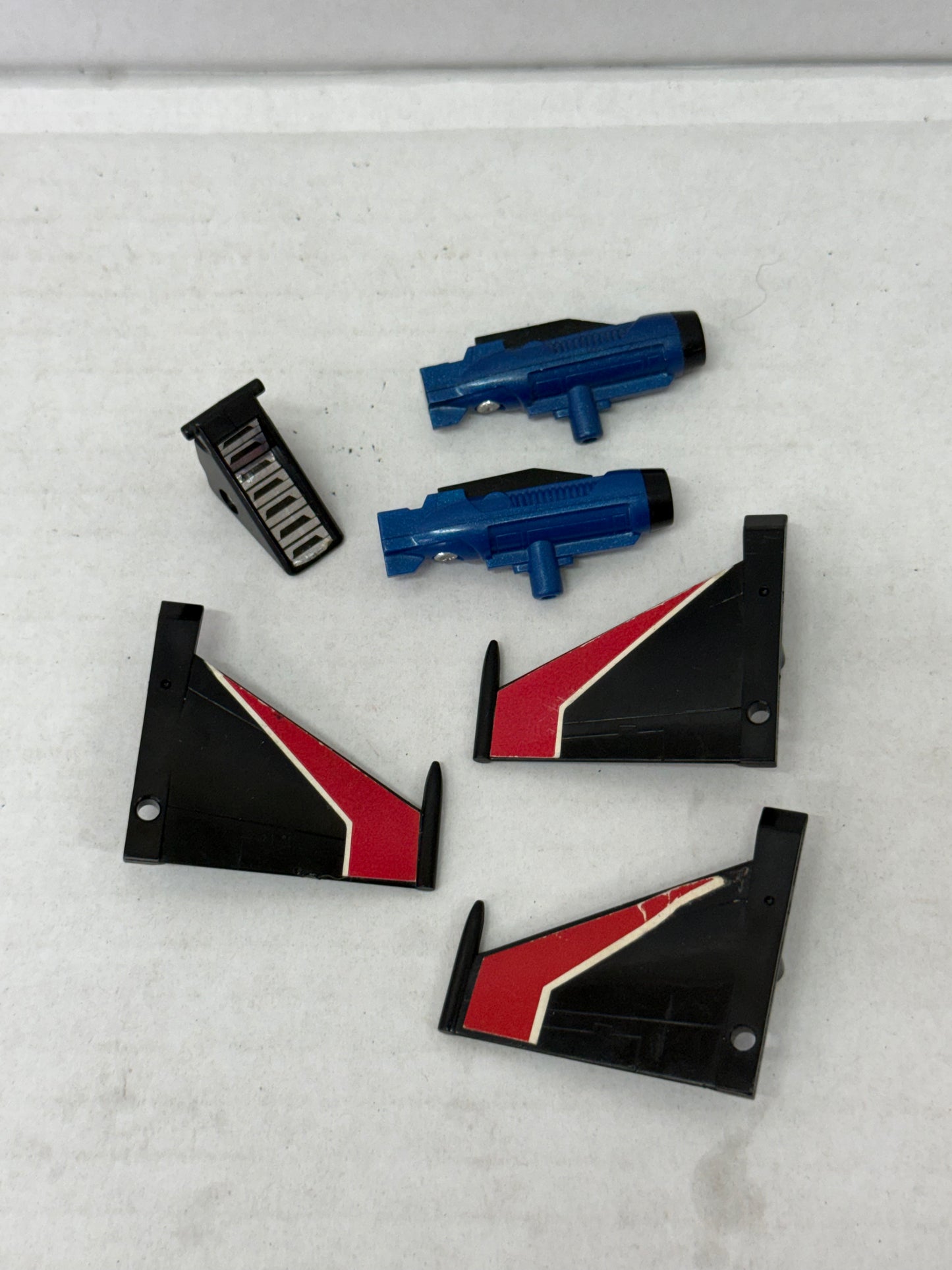 TRANSFORMERS G1 Thundercracker Rocket Launchers And Parts Lot