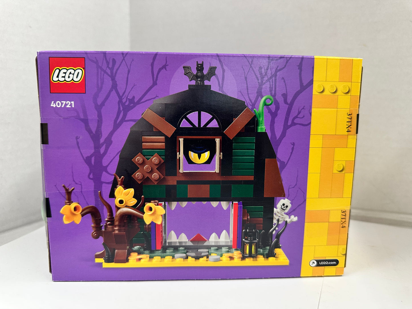 40721 Halloween Barn Seasonal Lego Set Skeleton Minifig 205 Pcs Sealed In Box