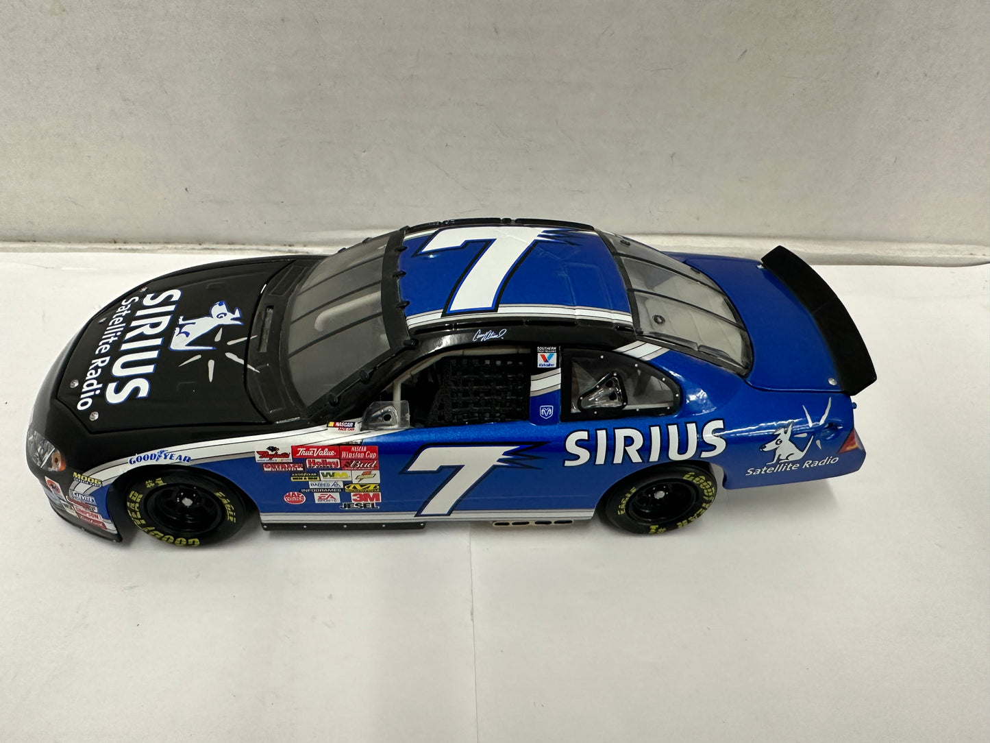 Action 1:24 NASCAR Sirius #7 Casey Atwood 2002 Dodge Intrepid R/T