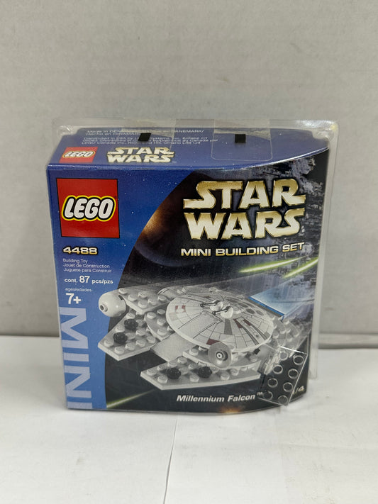 NEW IN BOX LEGO Star Wars: Millennium Falcon 4488 Wars Mini Building Set