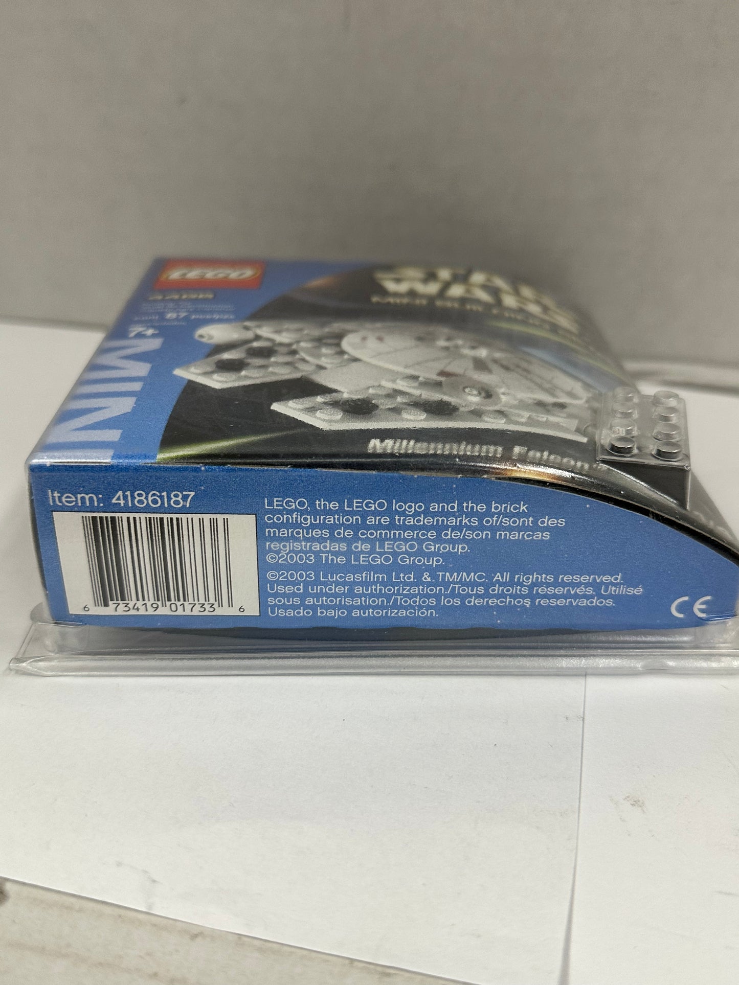 NEW IN BOX LEGO Star Wars: Millennium Falcon 4488 Wars Mini Building Set