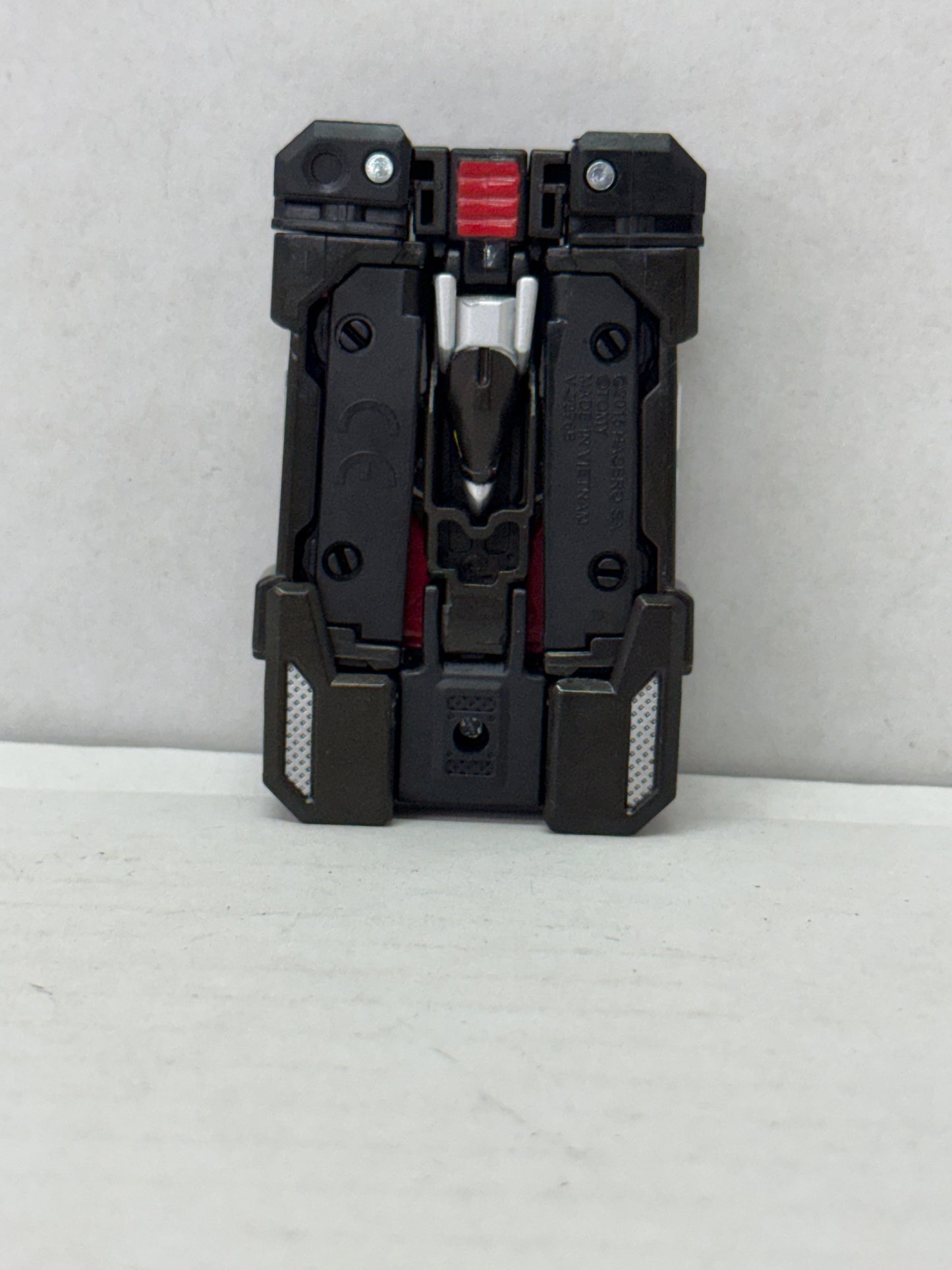 Laserbeak Complete Legends Generations - Titans Return Transformers