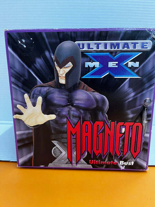Magneto Marvel Ultimate X-Men Bust Diamond Select in Original Box