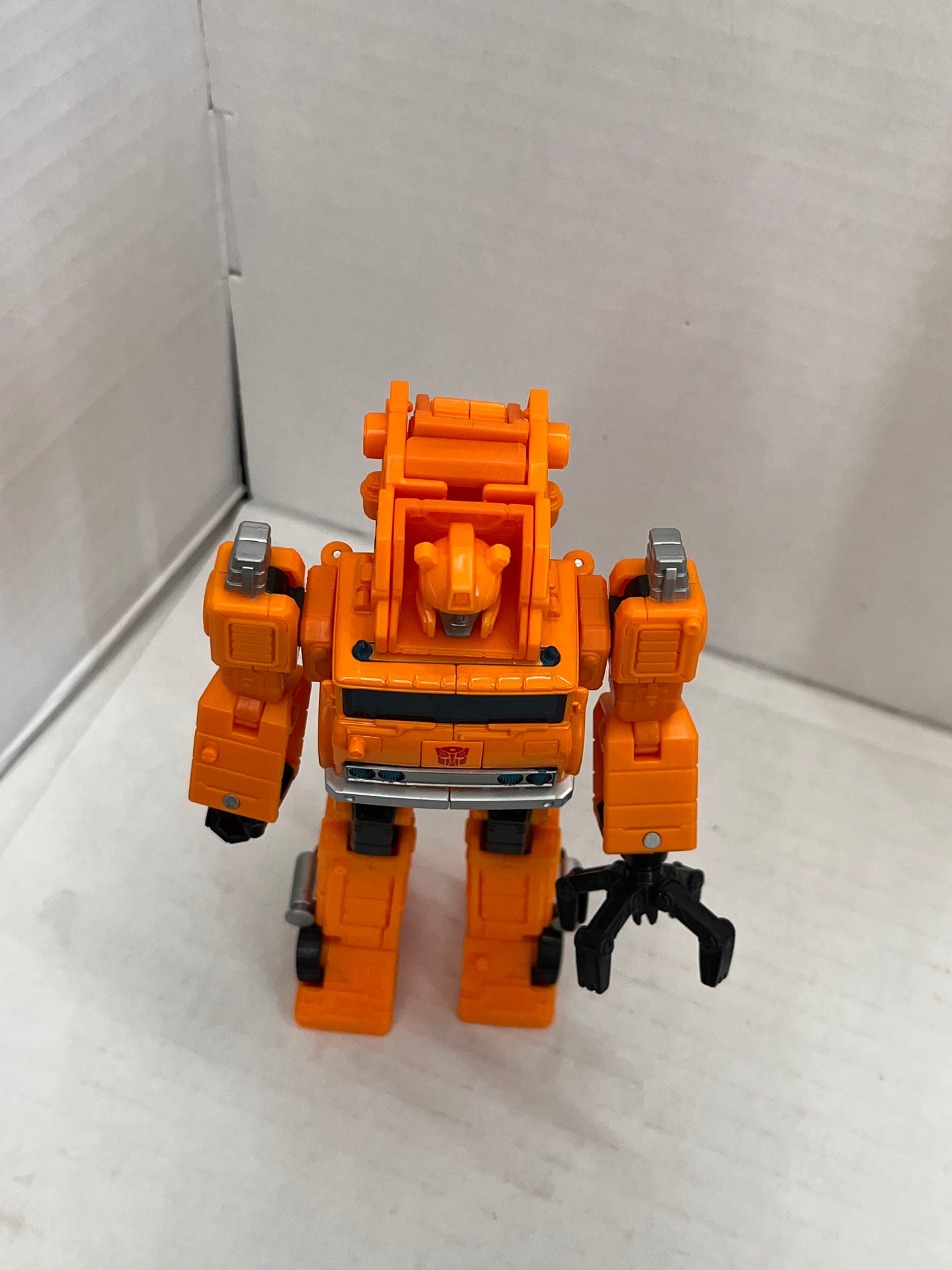 Transformers Earthrise Grapple Voyager War for Cybertron Action Figure