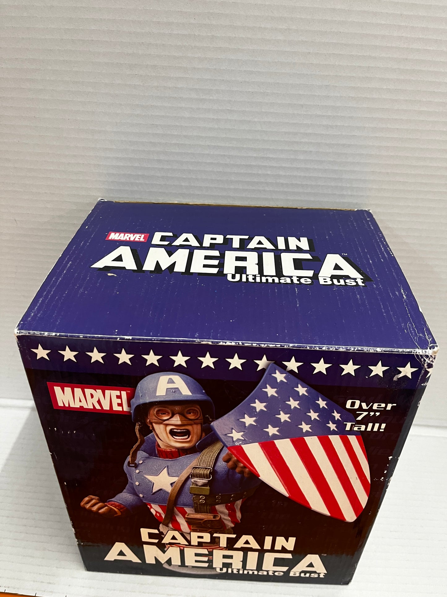 ULTRA RARE Diamond Select MARVEL WW2 Captain America Ultimate Bust (1041/1945)