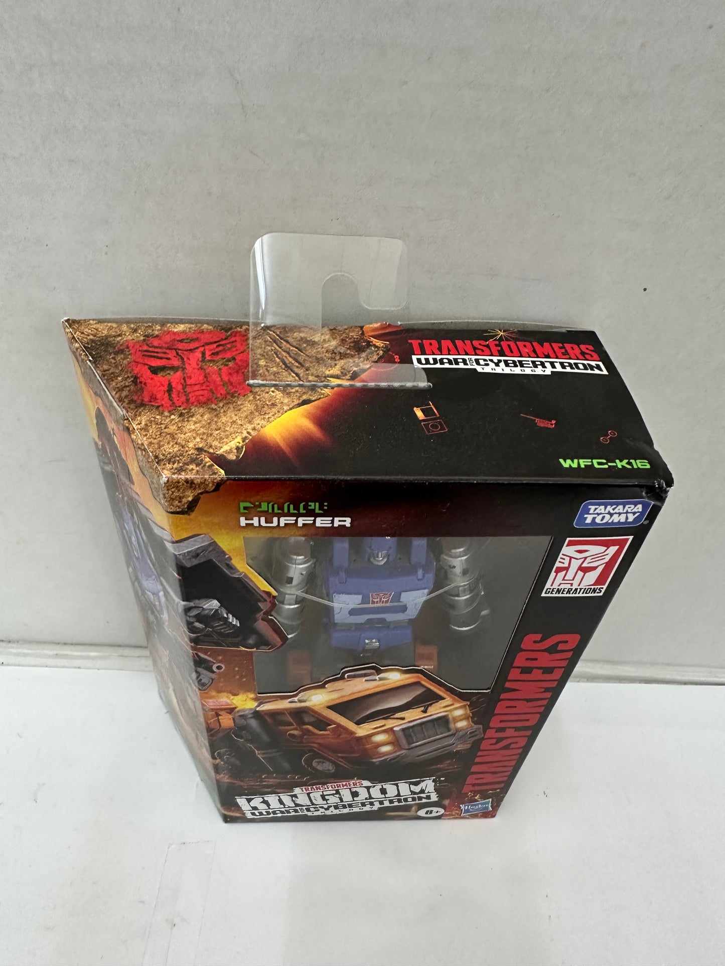 Transformers War for Cybertron: Kingdom Deluxe Huffer Action Figure