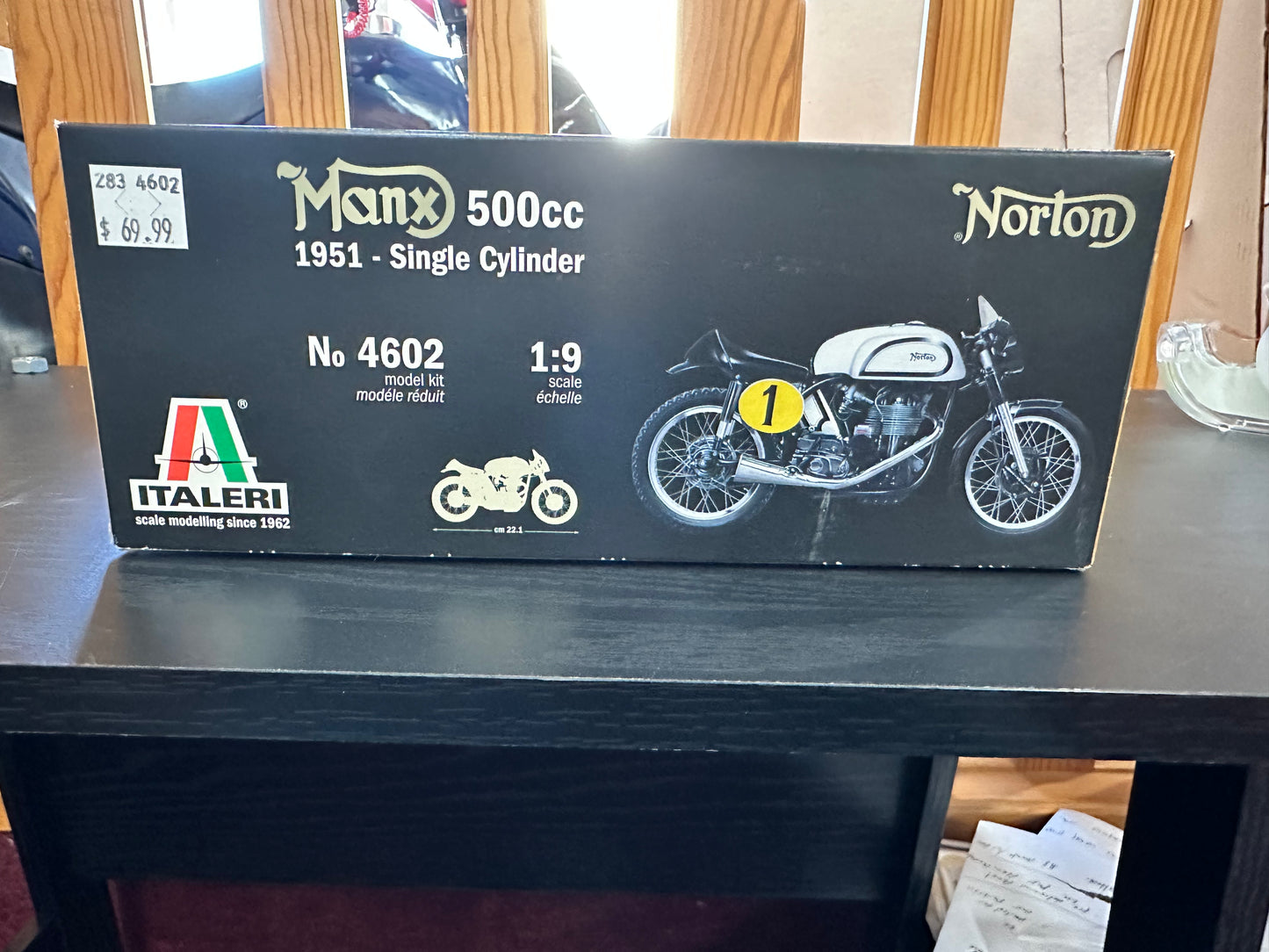 Italeri 1/9 Scale Motorbike Kit 4602 - 1951 Norton Manx 500cc W.Champion G.Duke