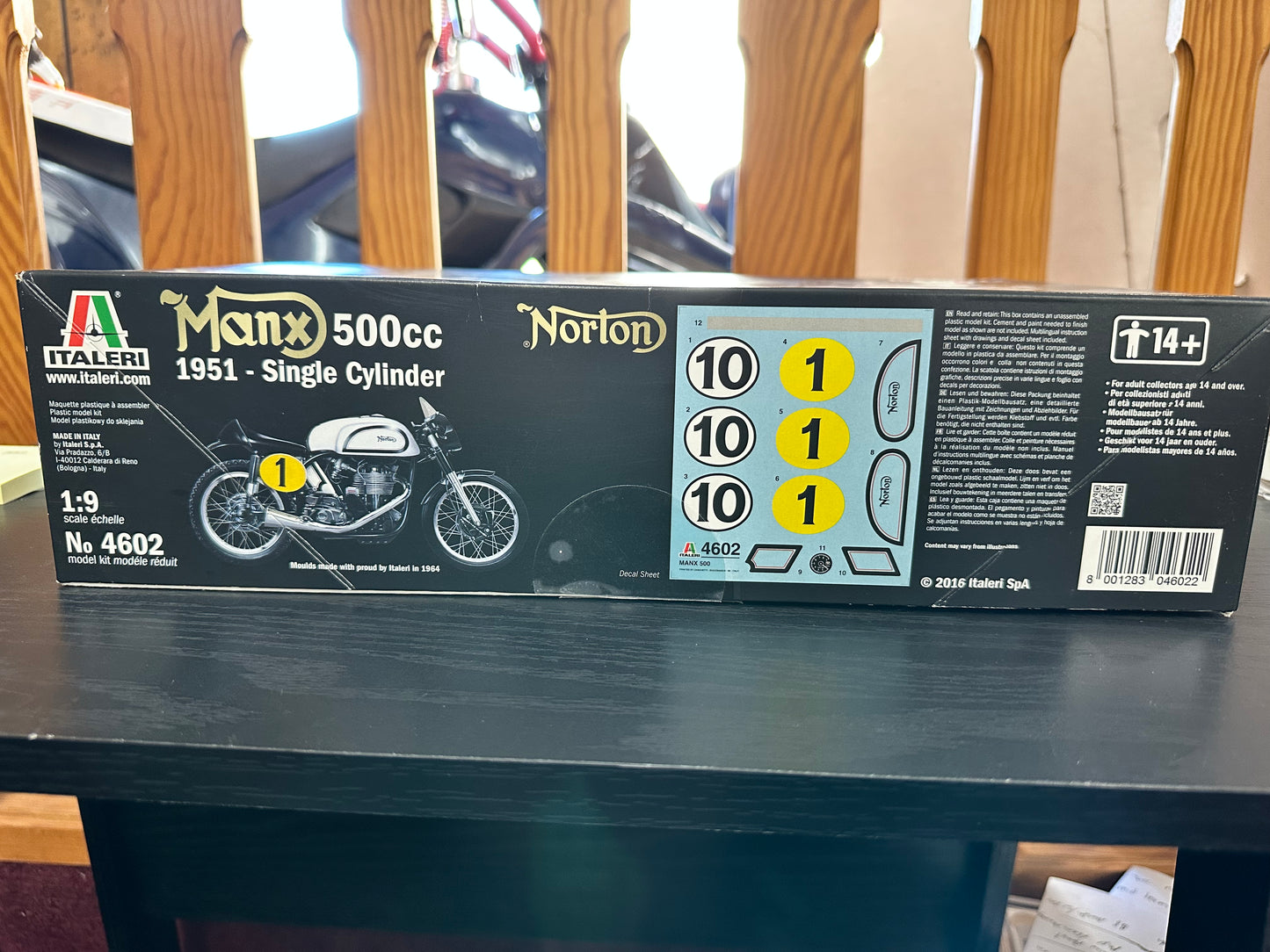 Italeri 1/9 Scale Motorbike Kit 4602 - 1951 Norton Manx 500cc W.Champion G.Duke