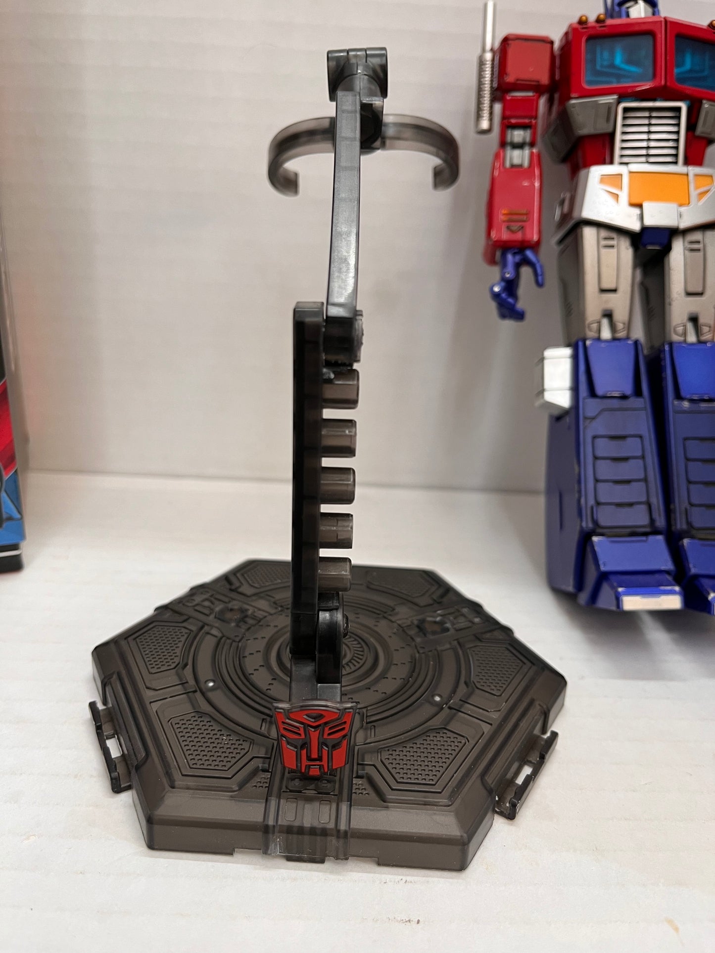 Yolopark AMK Pro Series G1 Optimus Prime Model Kit Action Figure