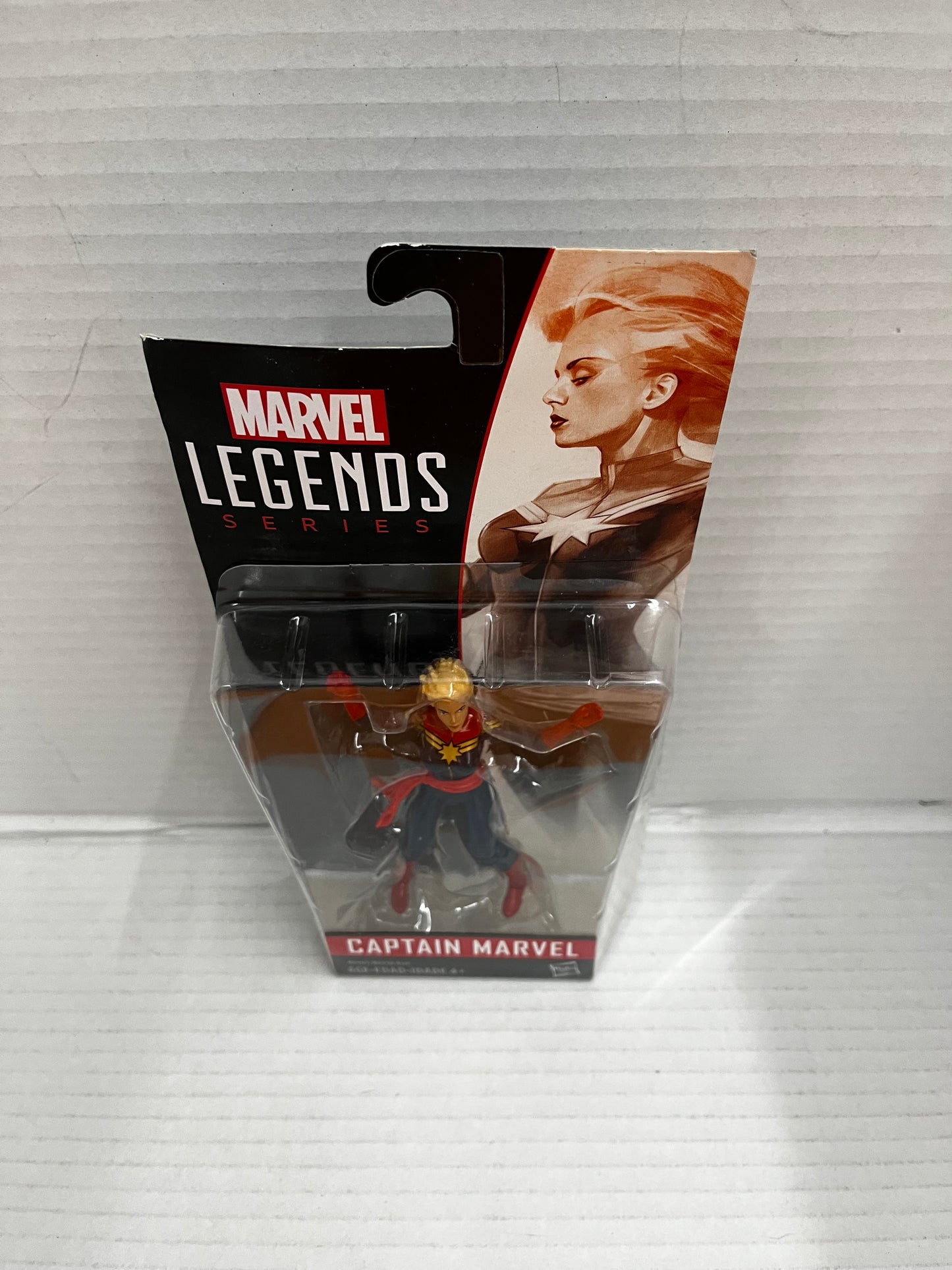 MARVEL LEGENDS SERIES CAPTAIN MARVEL 3.75" ACTION FIGURE