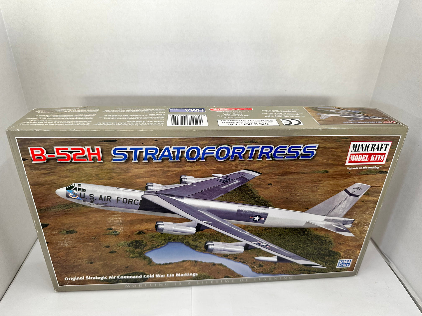 Minicraft Model Kits B-52H Stratofortress 1/144 Plastic Model Kit 14615 Plane
